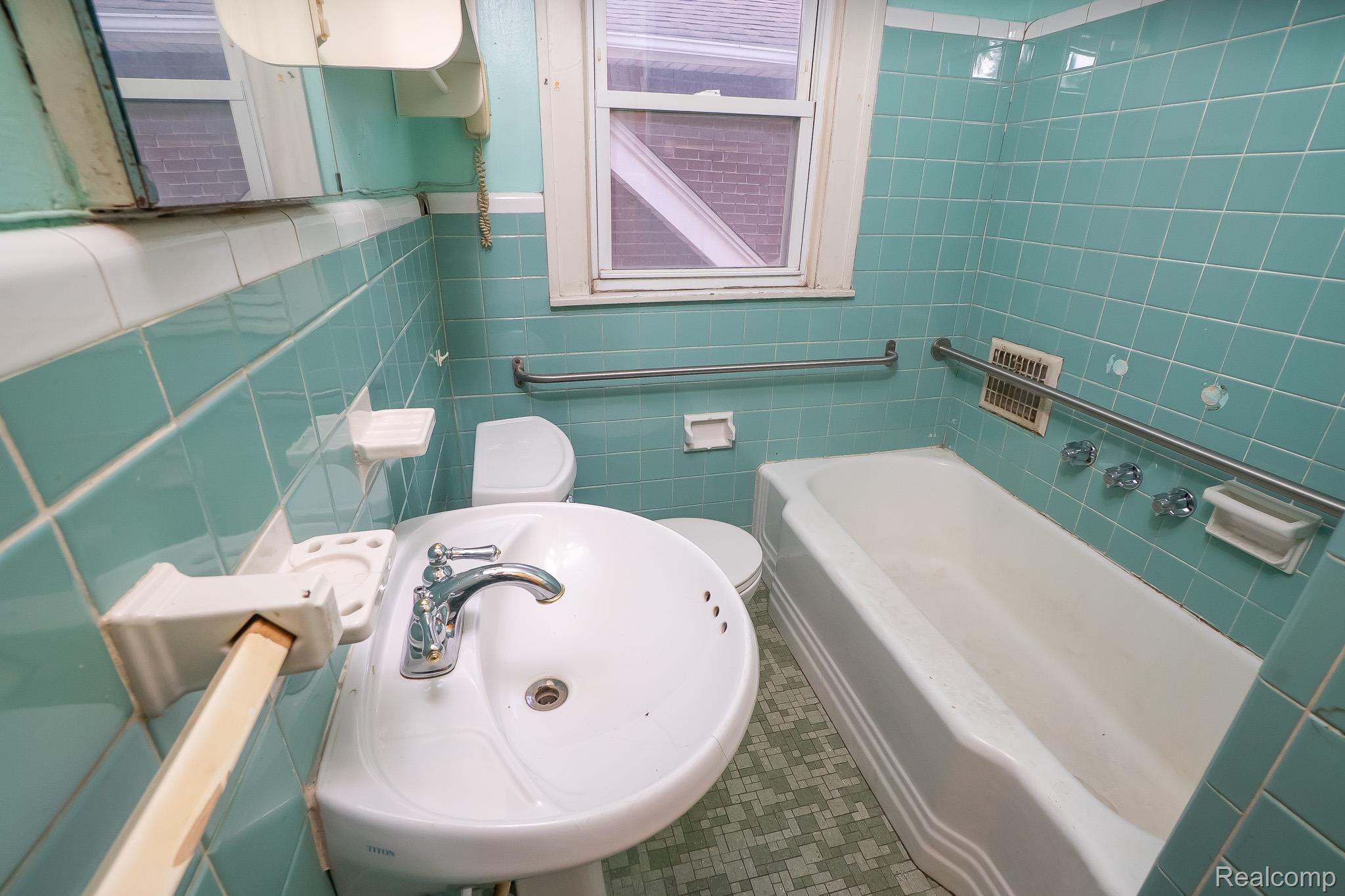 15859 Cloverlawn Street