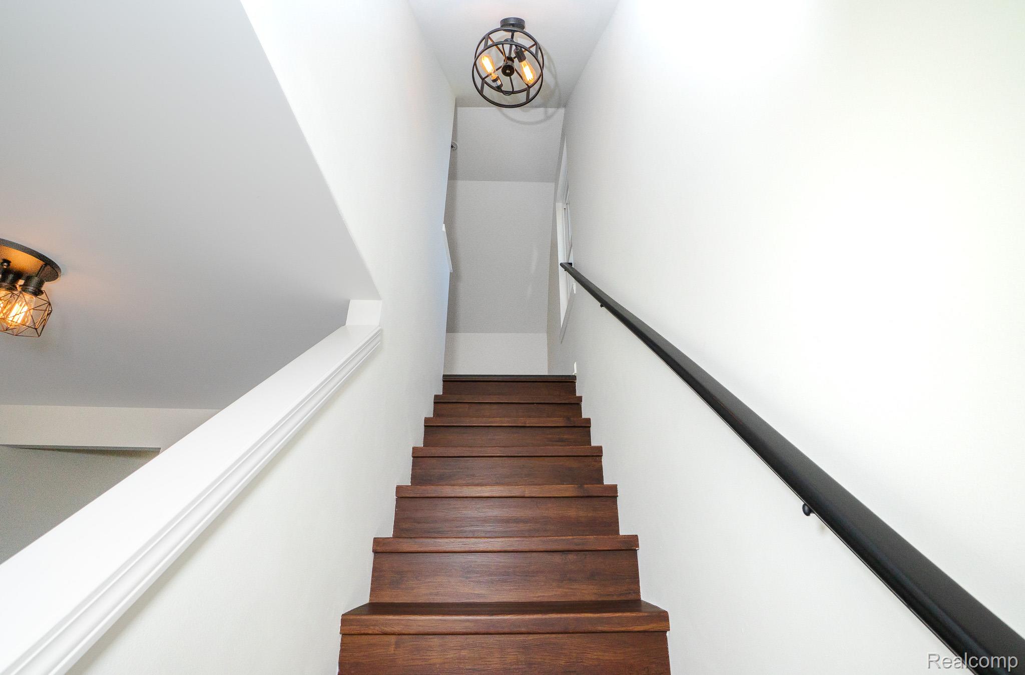 17921 Oakdale Street