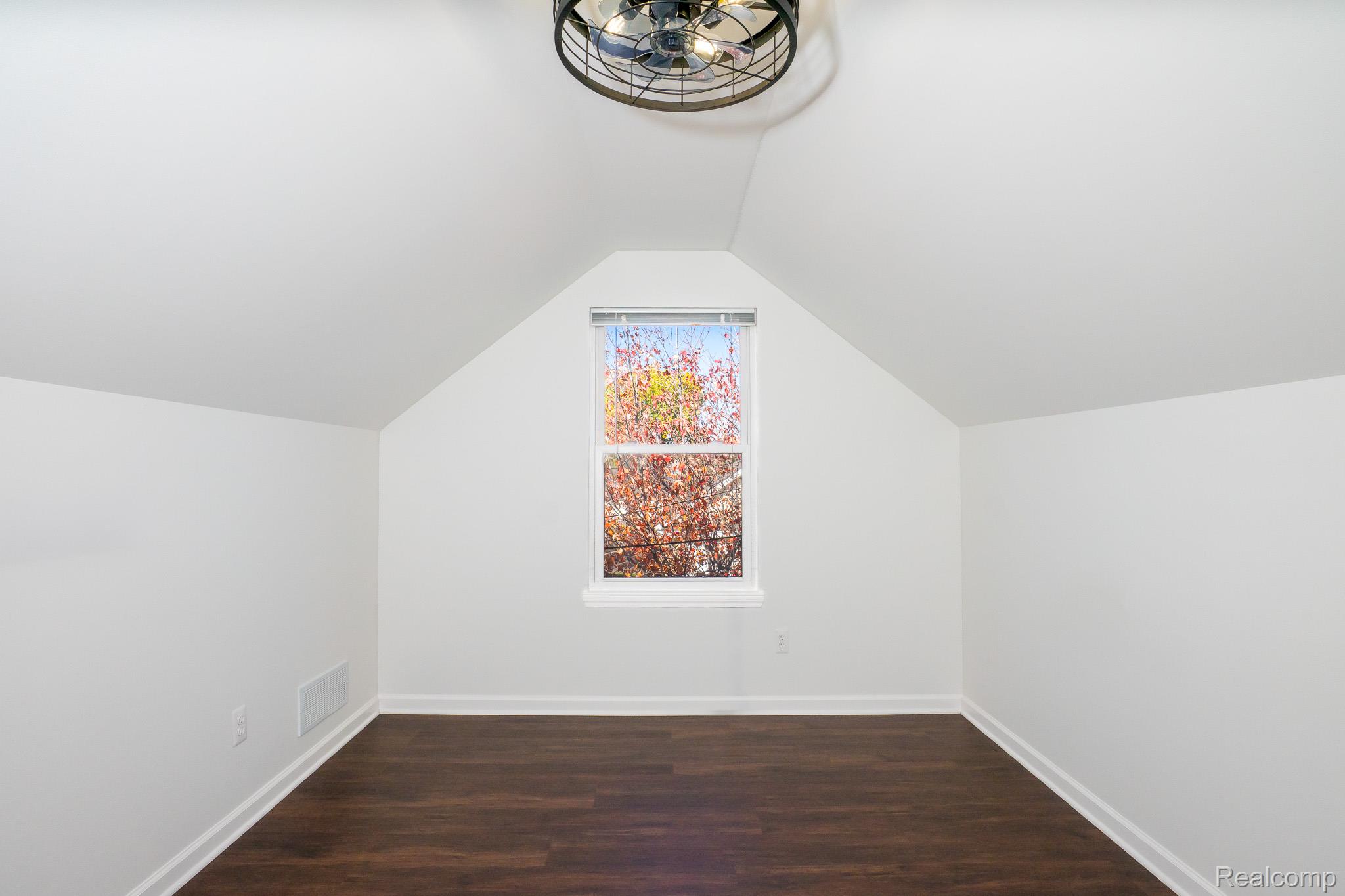 17921 Oakdale Street