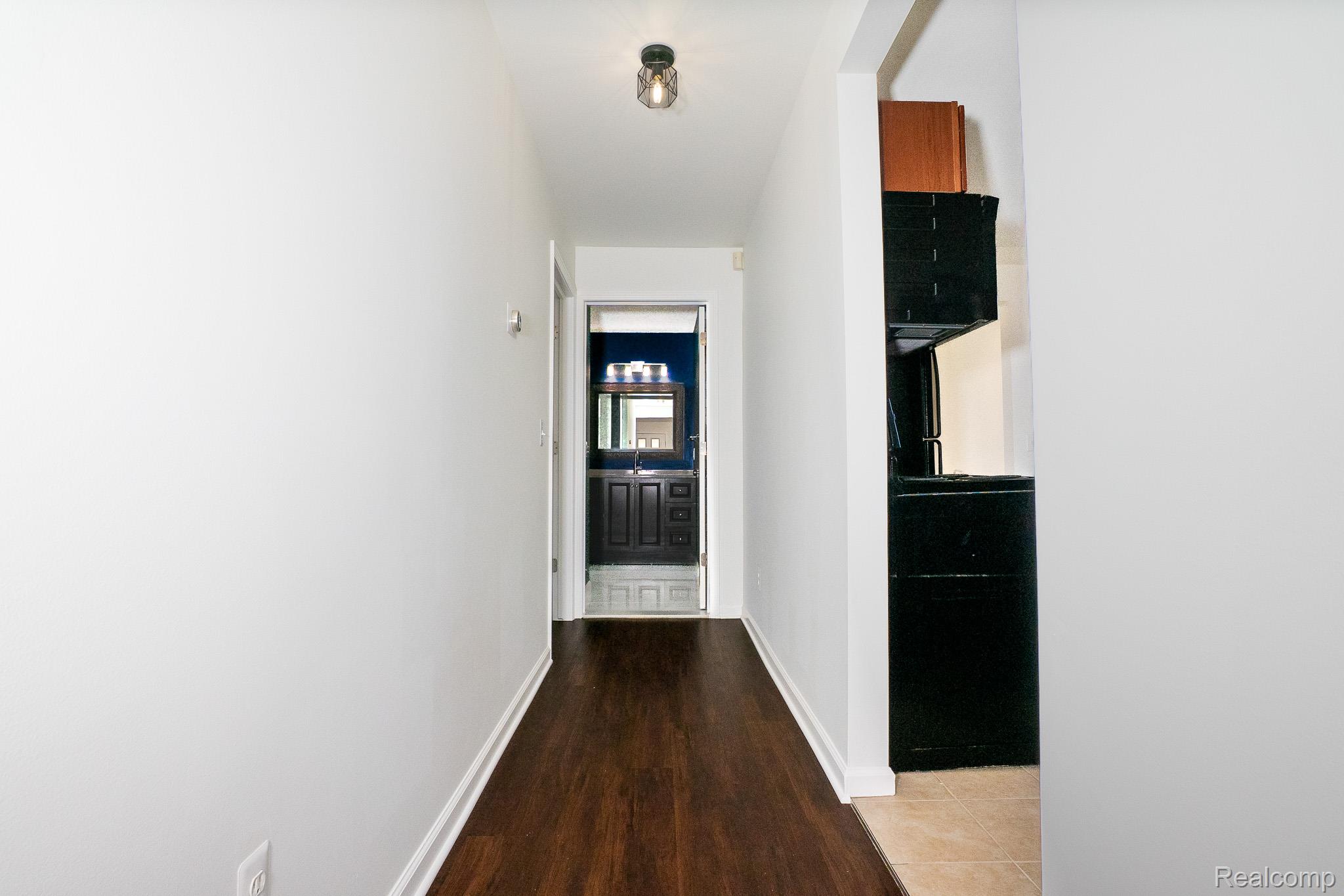 17921 Oakdale Street