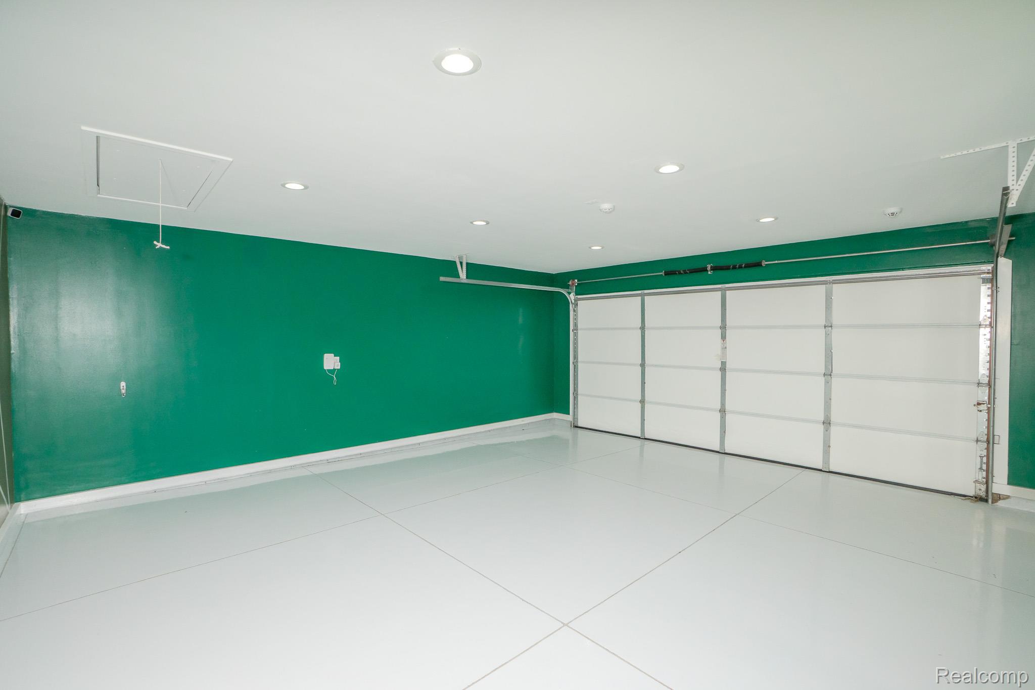 17921 Oakdale Street