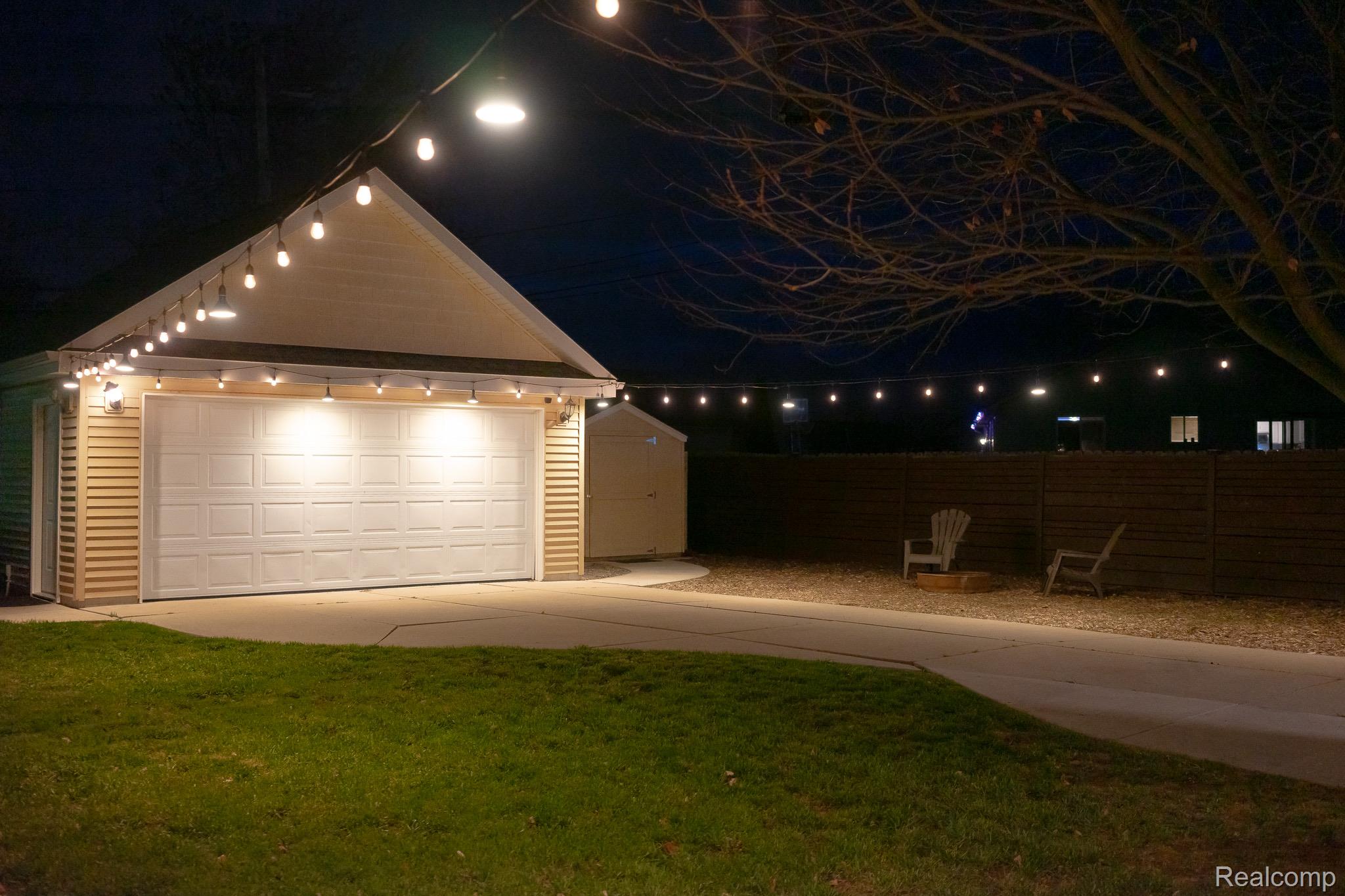 17921 Oakdale Street