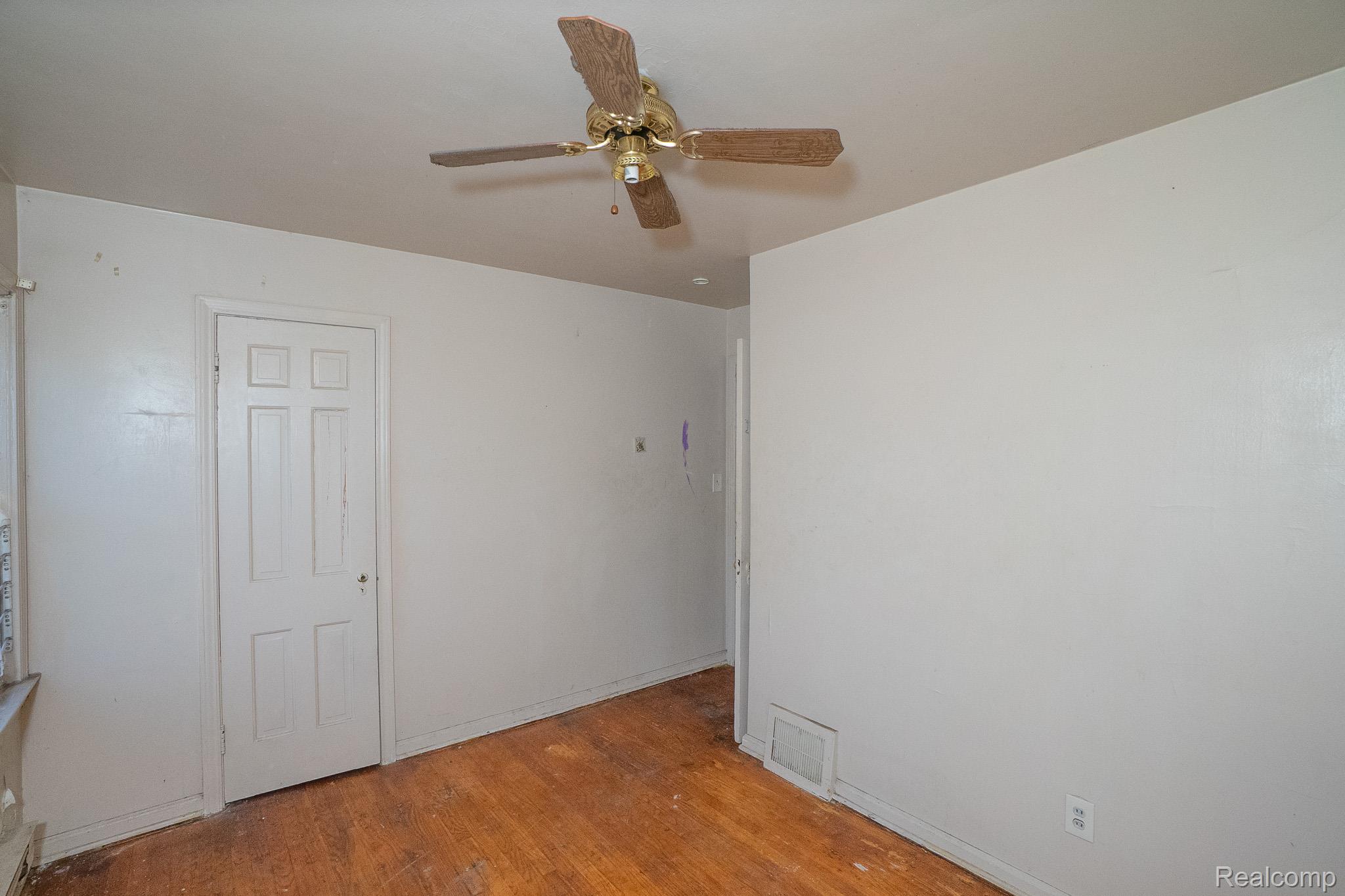 19140 ALGONAC Street