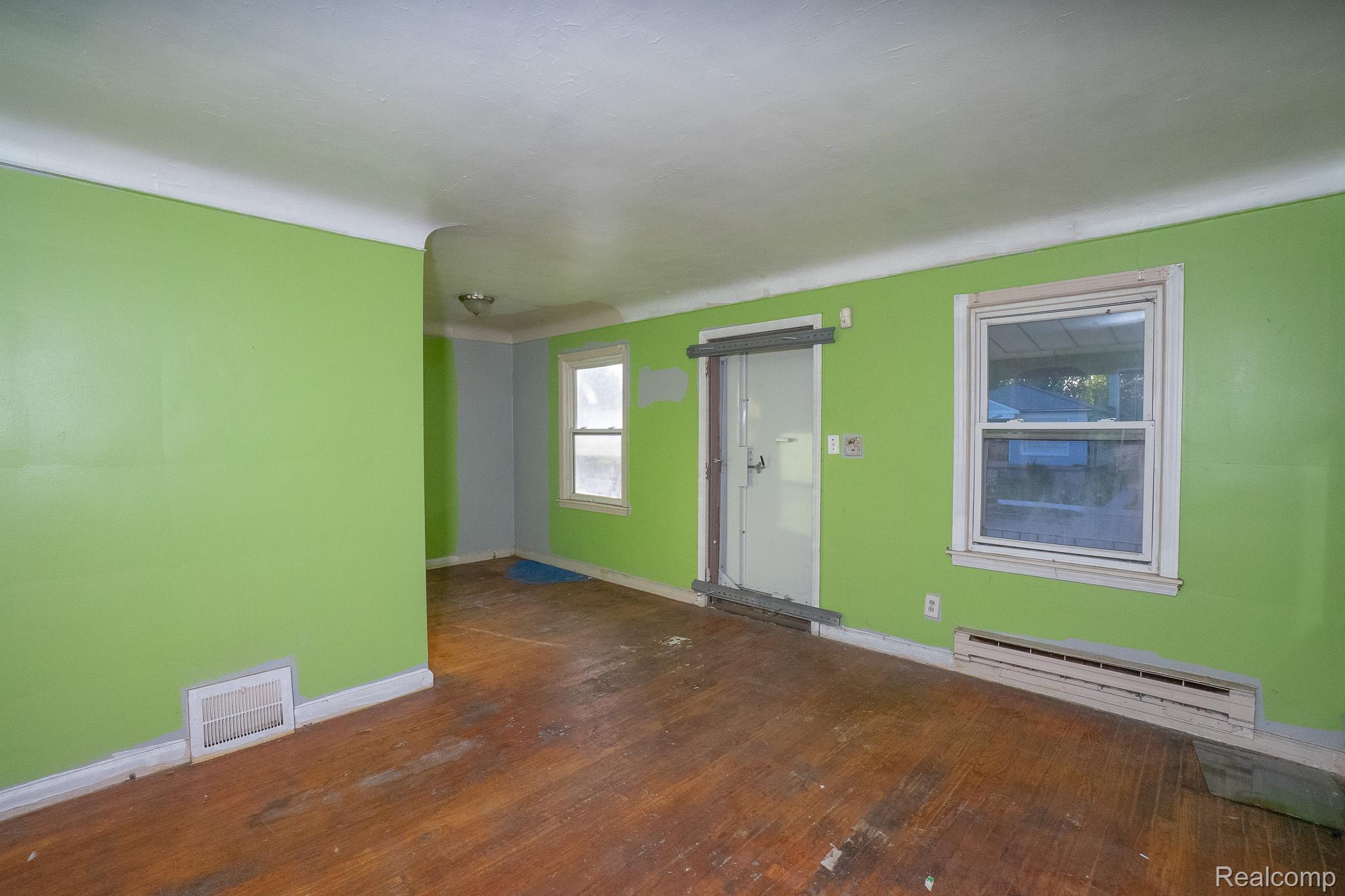 19140 ALGONAC Street