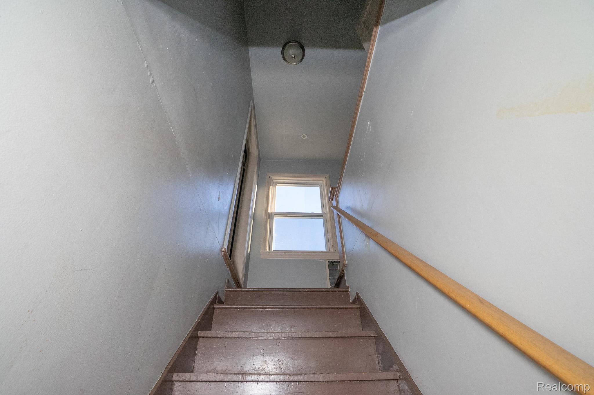 19140 ALGONAC Street