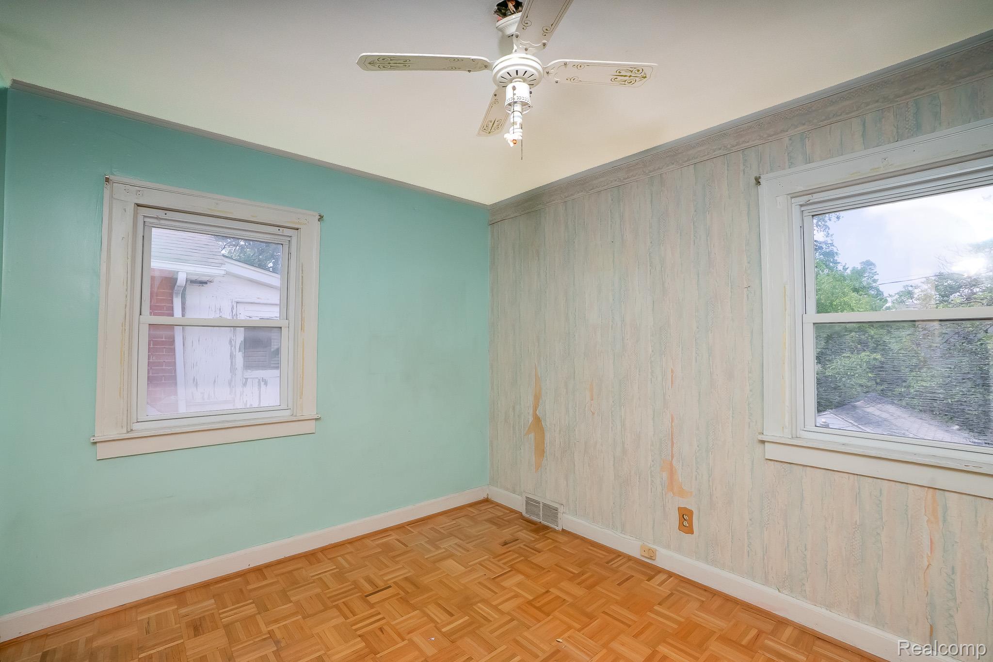 15859 Cloverlawn Street