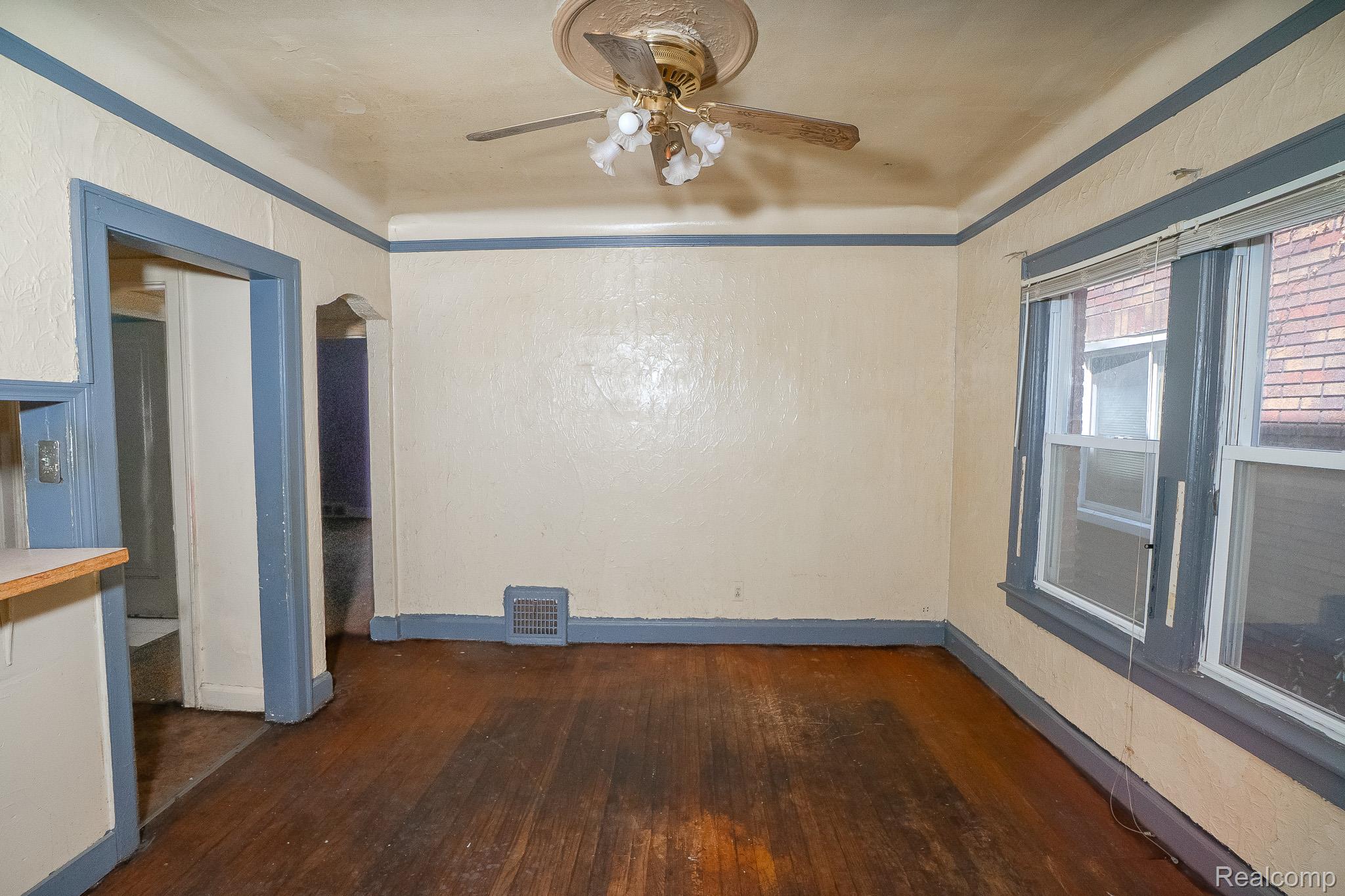 15859 Cloverlawn Street