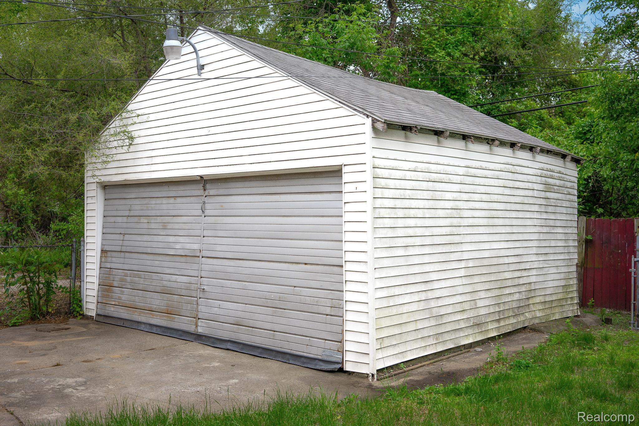 15859 Cloverlawn Street