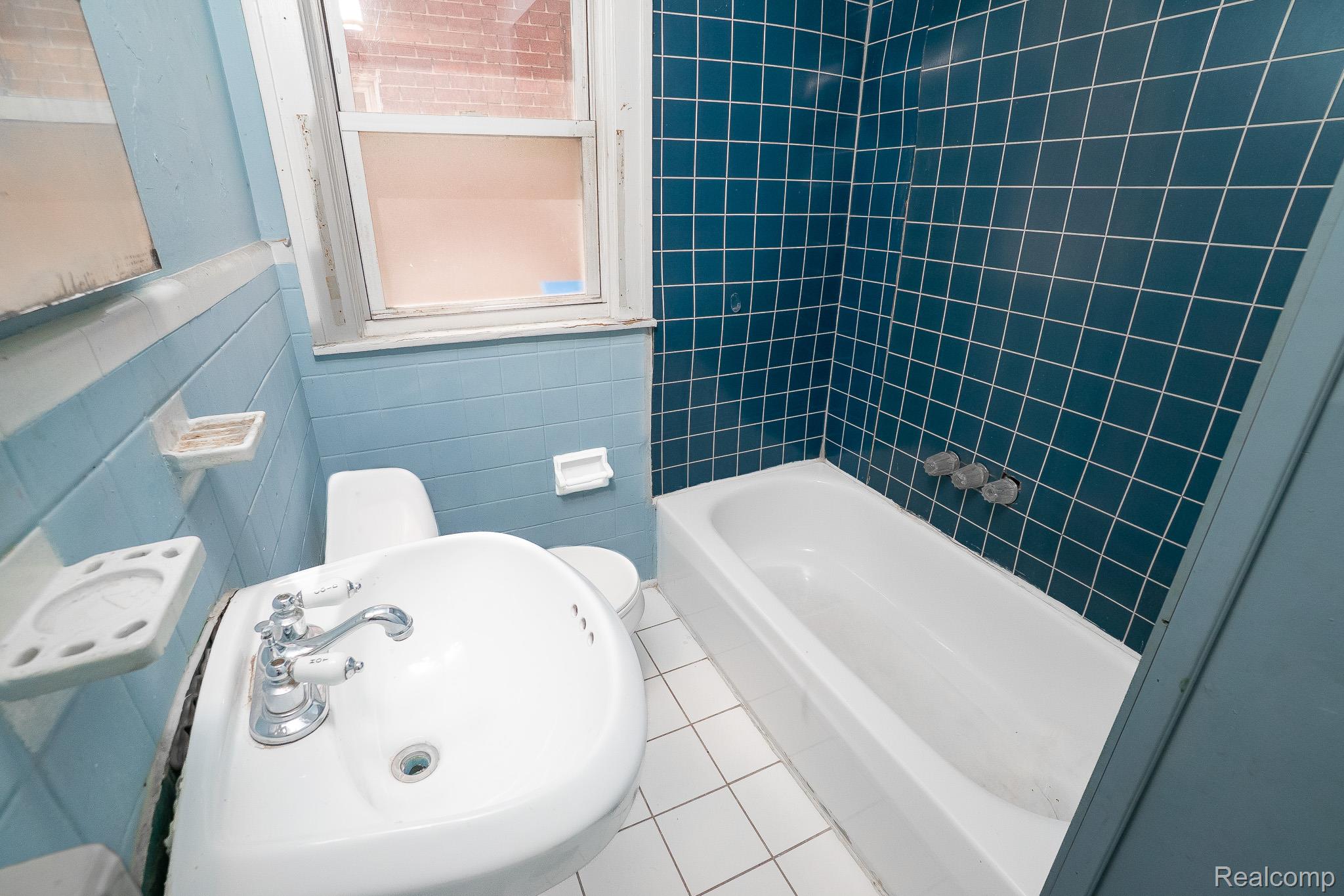 15859 Cloverlawn Street