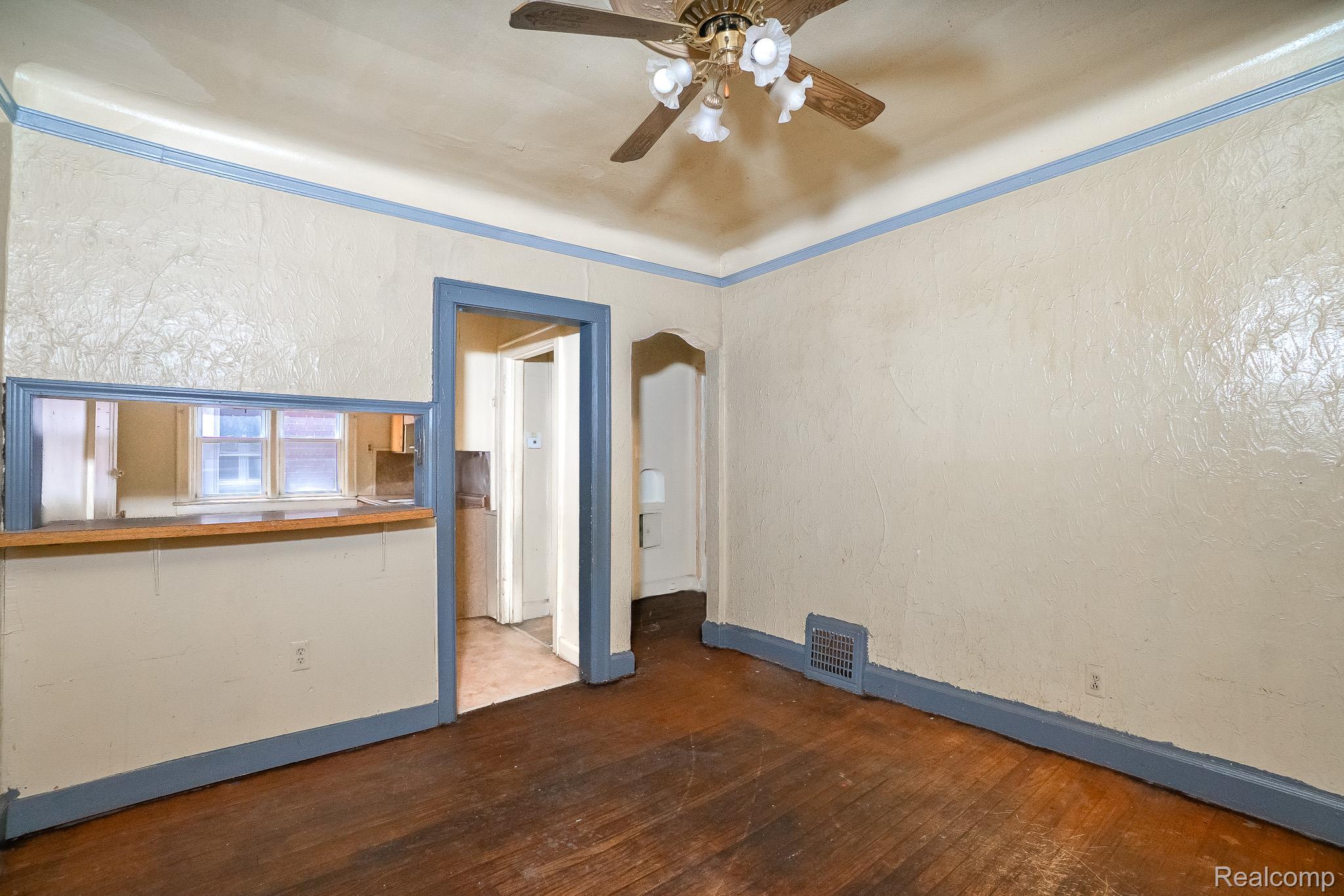 15859 Cloverlawn Street