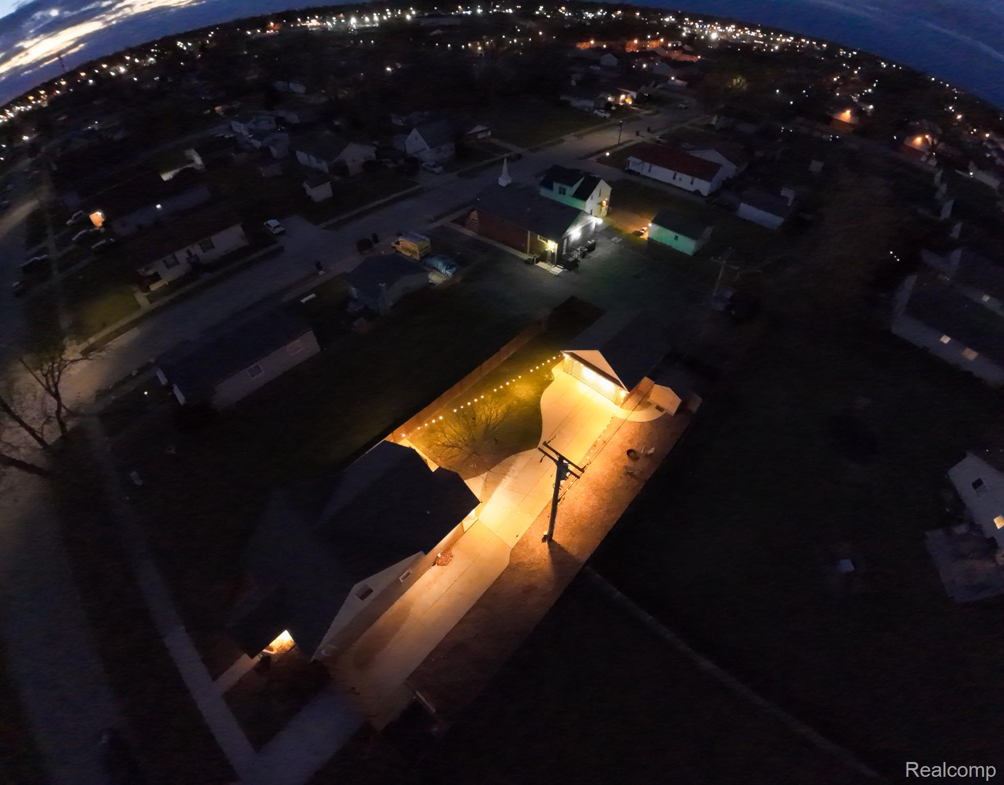 17921 Oakdale Street