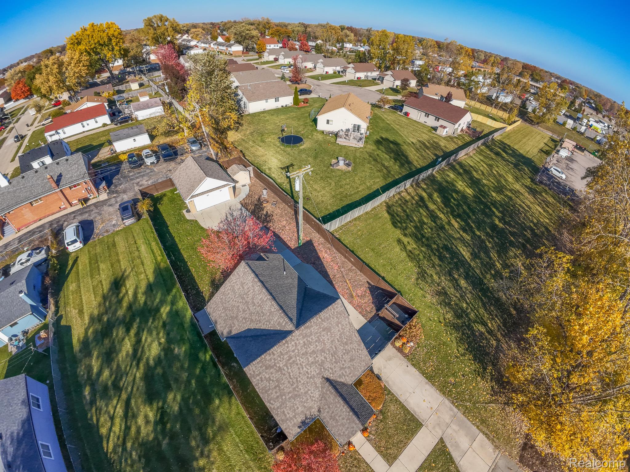 17921 Oakdale Street