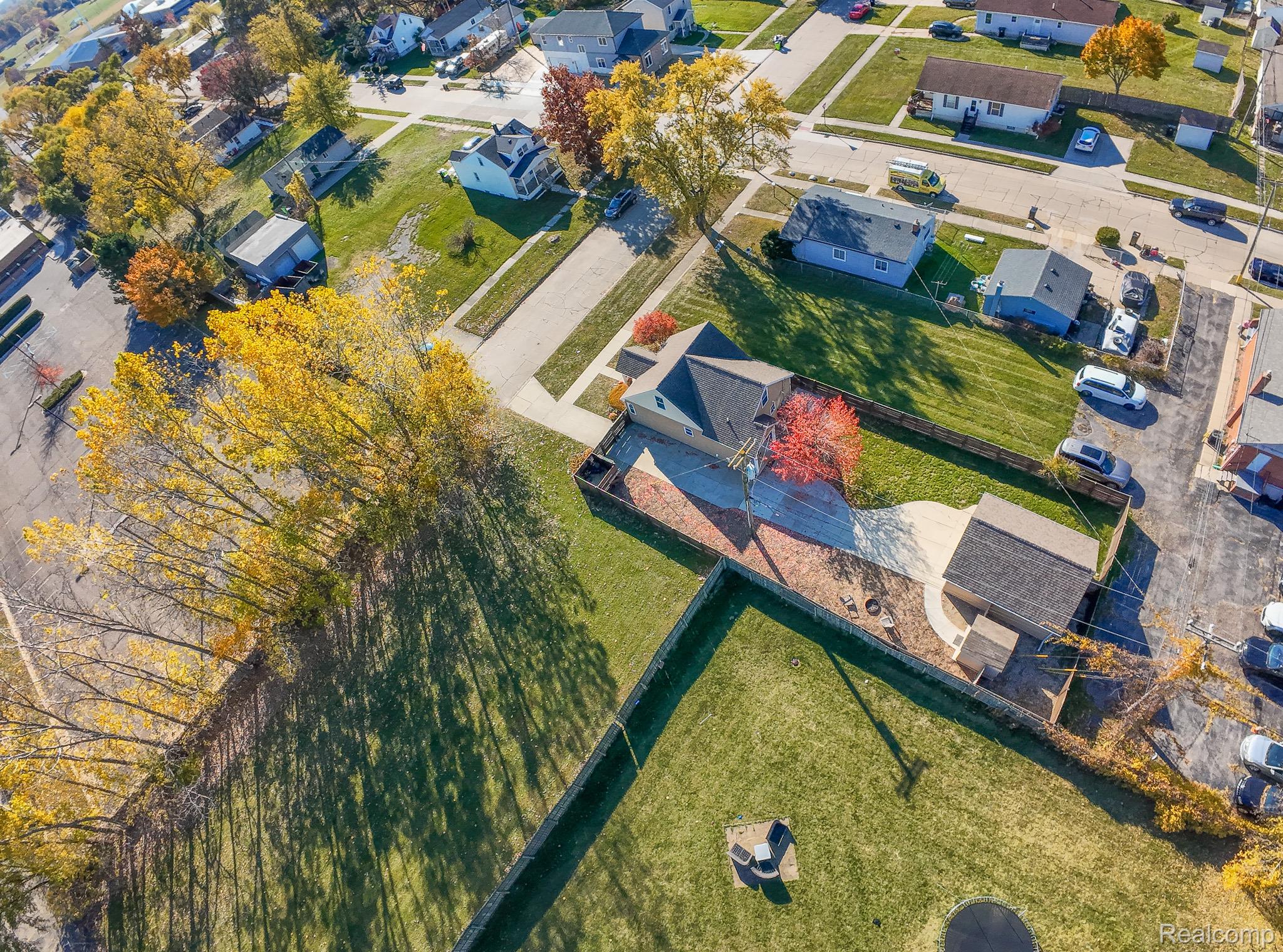 17921 Oakdale Street