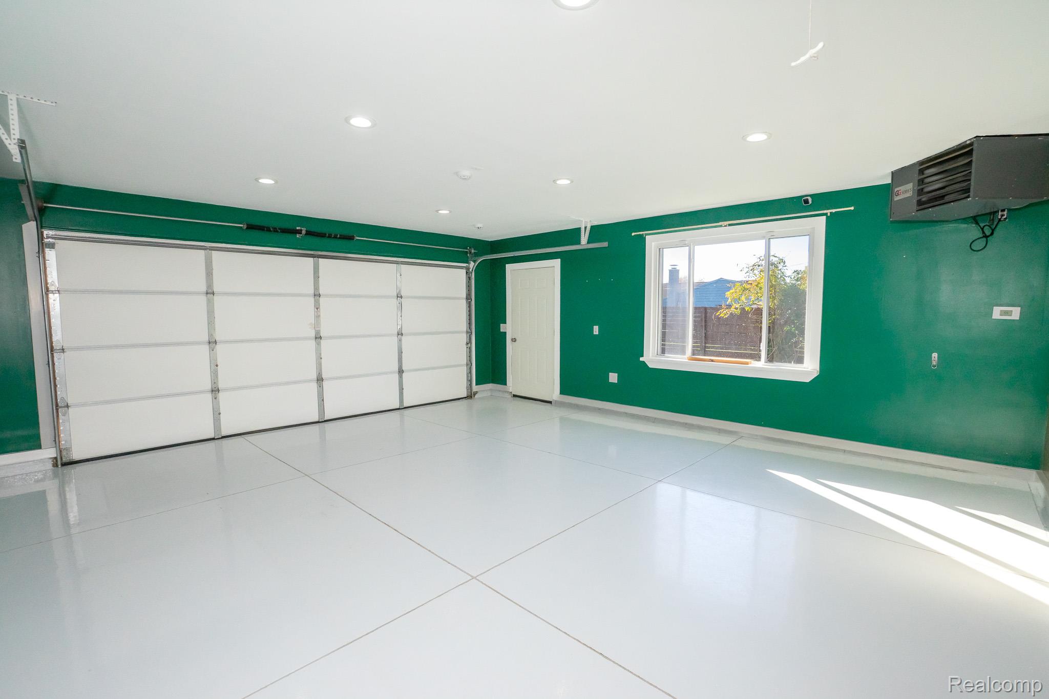 17921 Oakdale Street