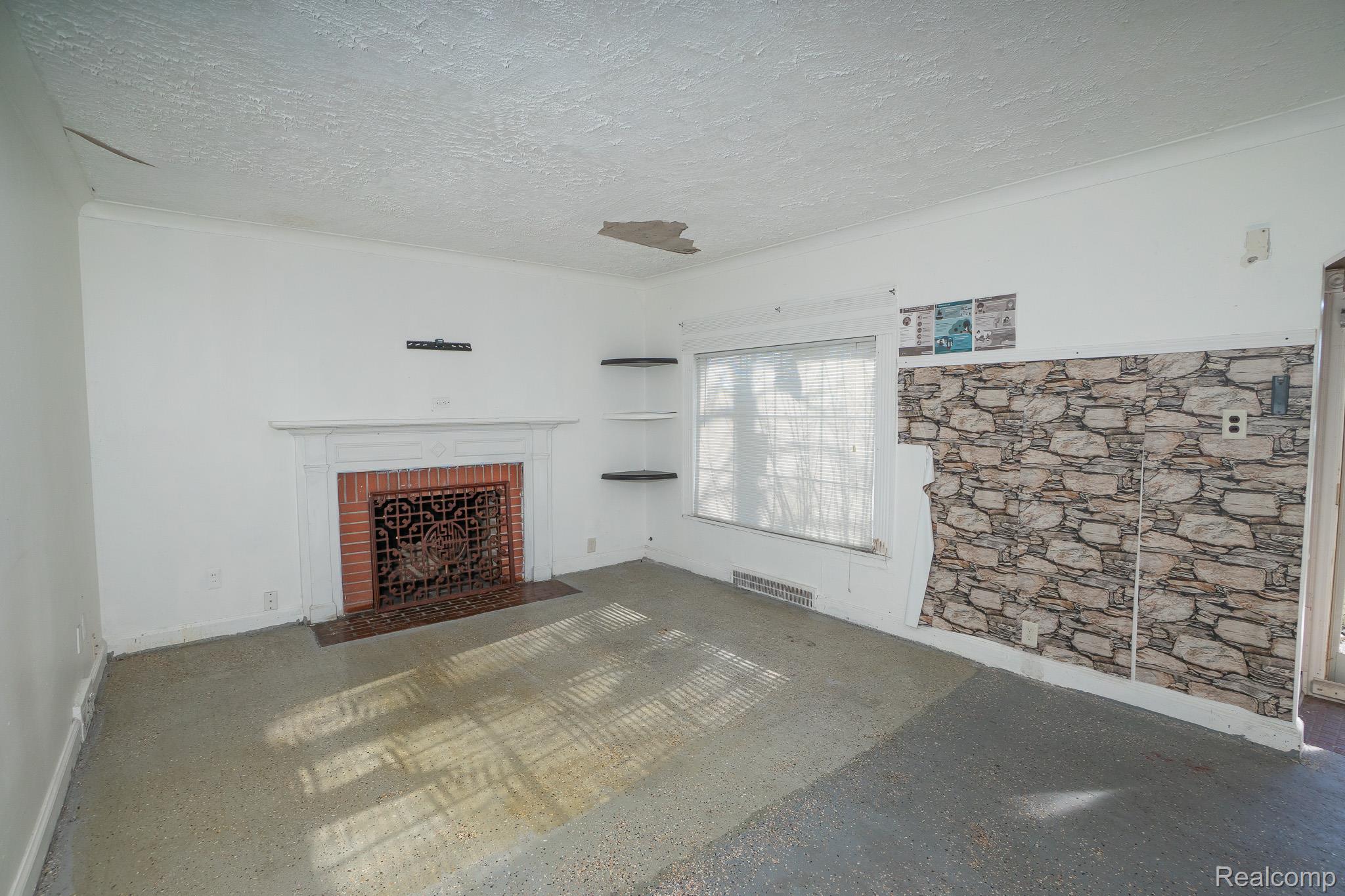 10785 E Outer Drive