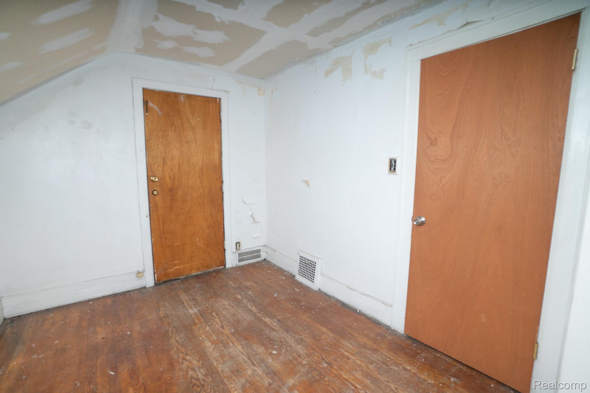 12257 W Jeffries Freeway