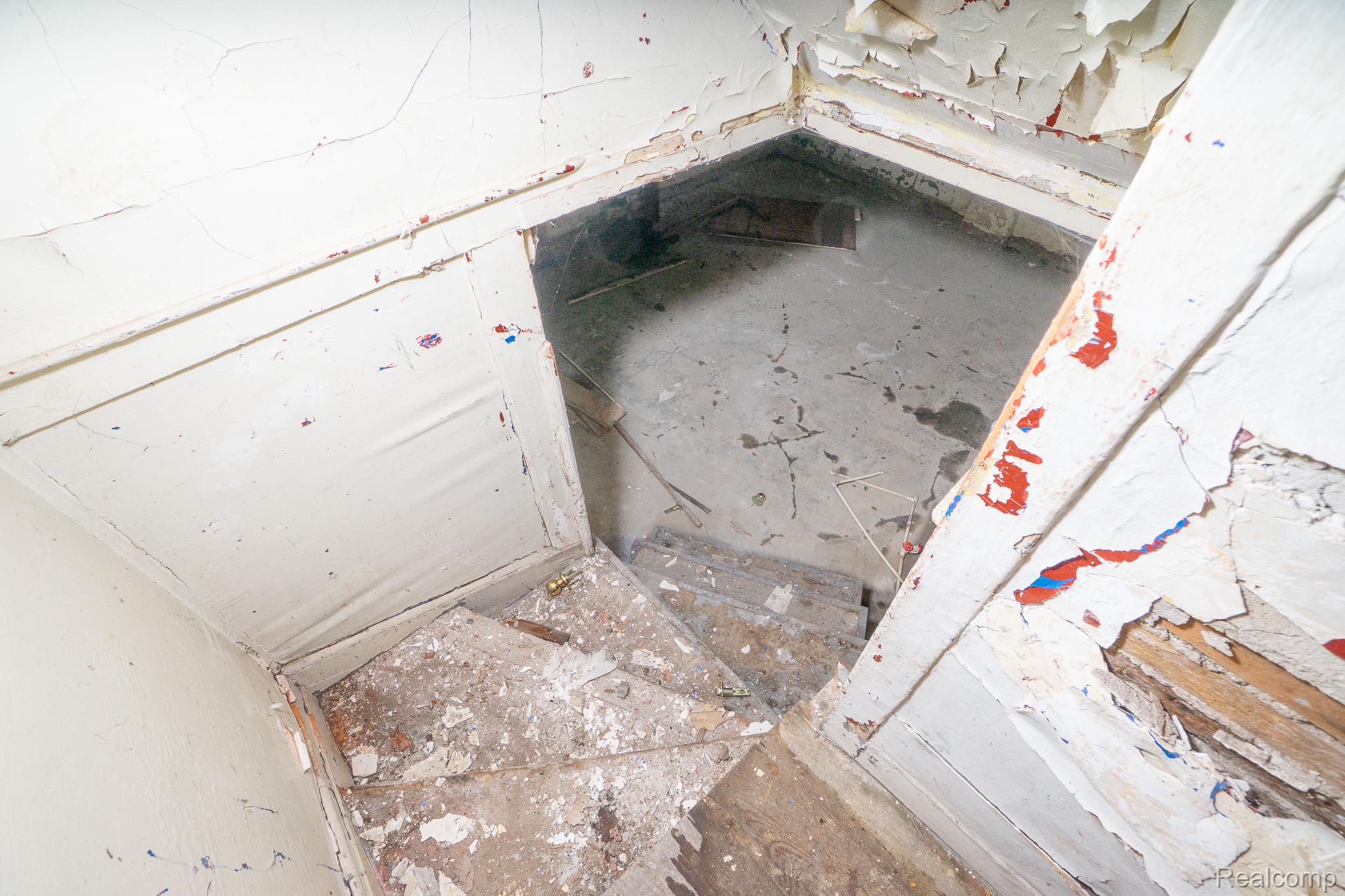 12257 W Jeffries Freeway