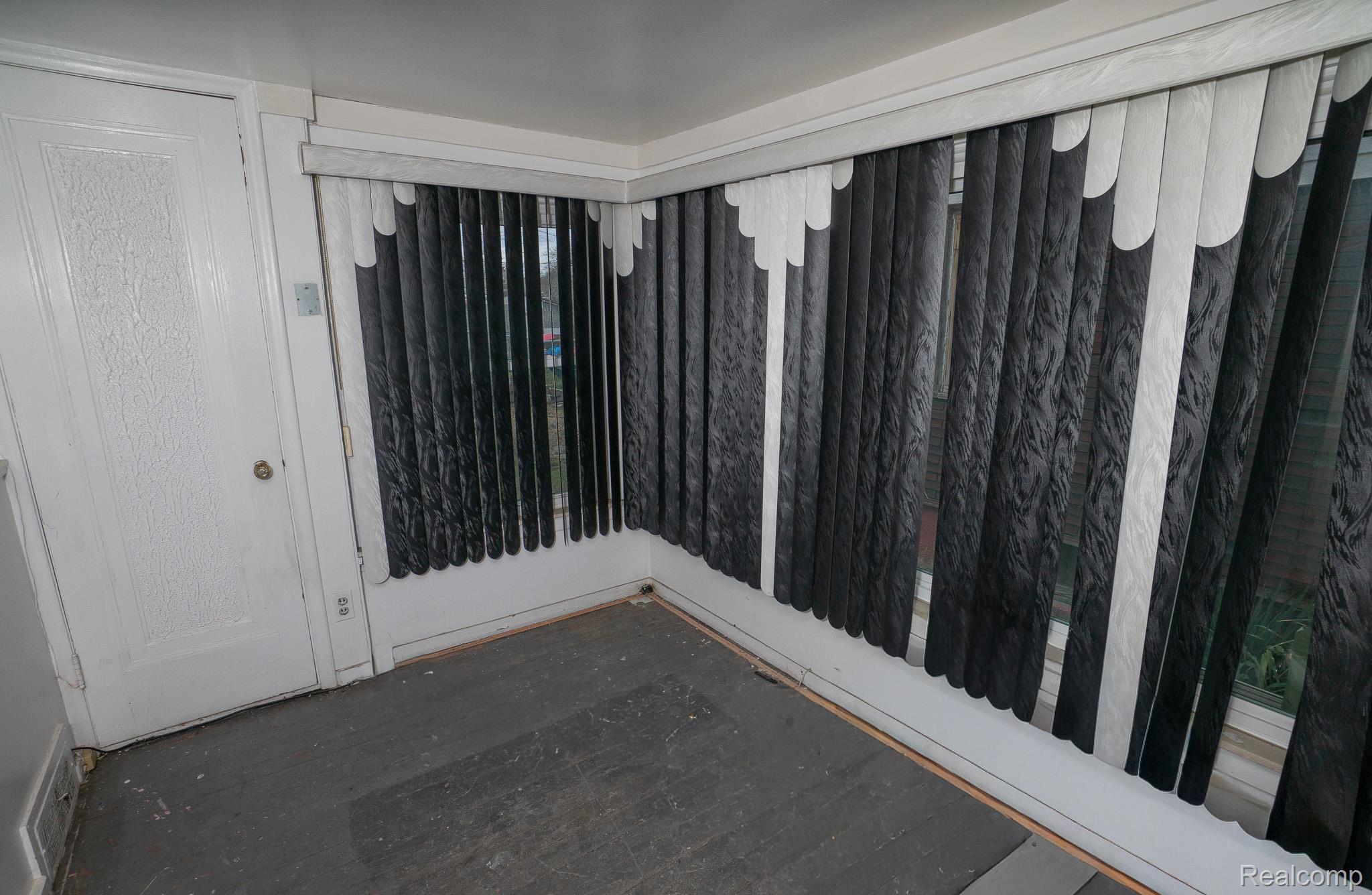 12257 W Jeffries Freeway