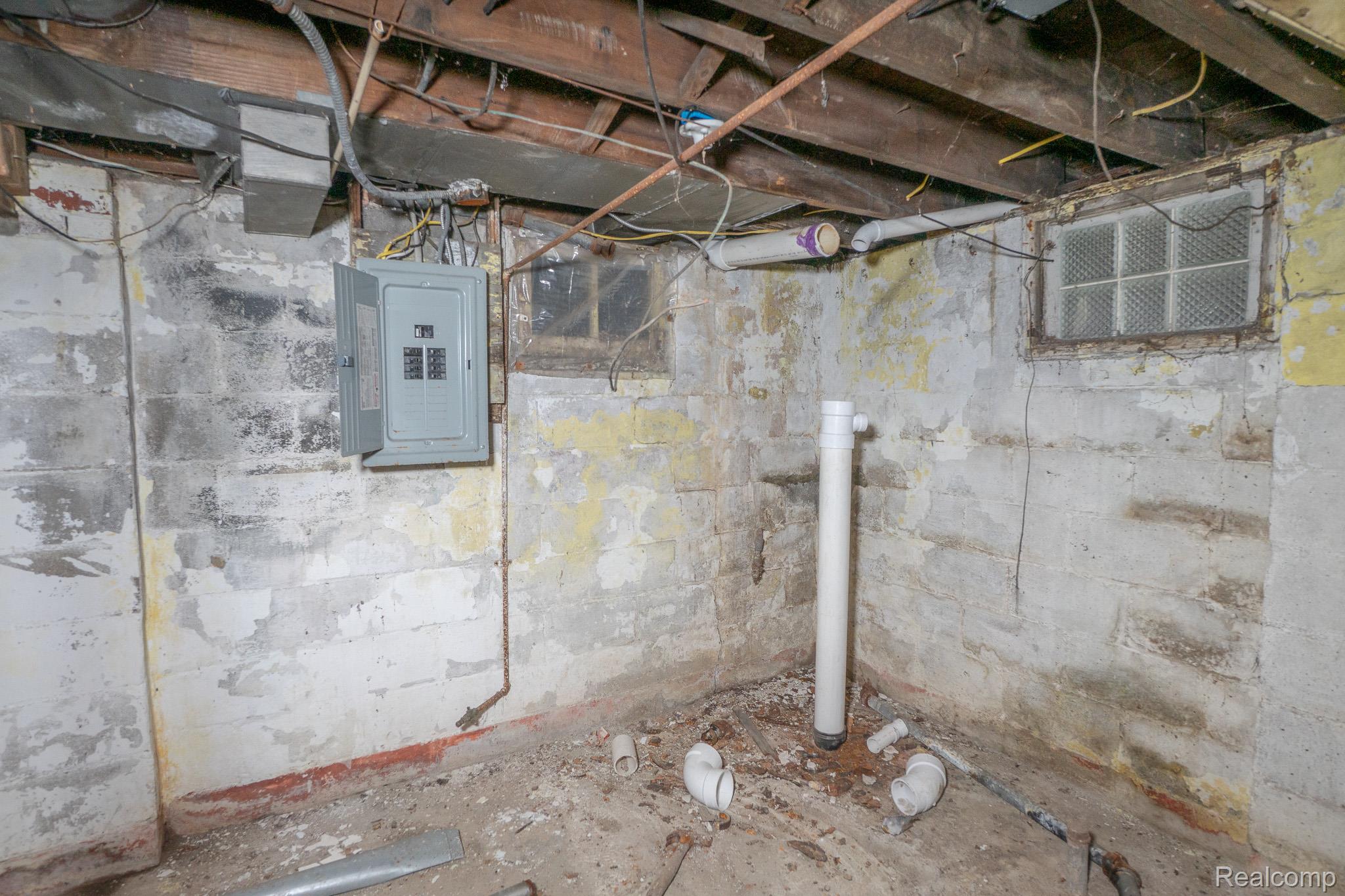 12257 W Jeffries Freeway