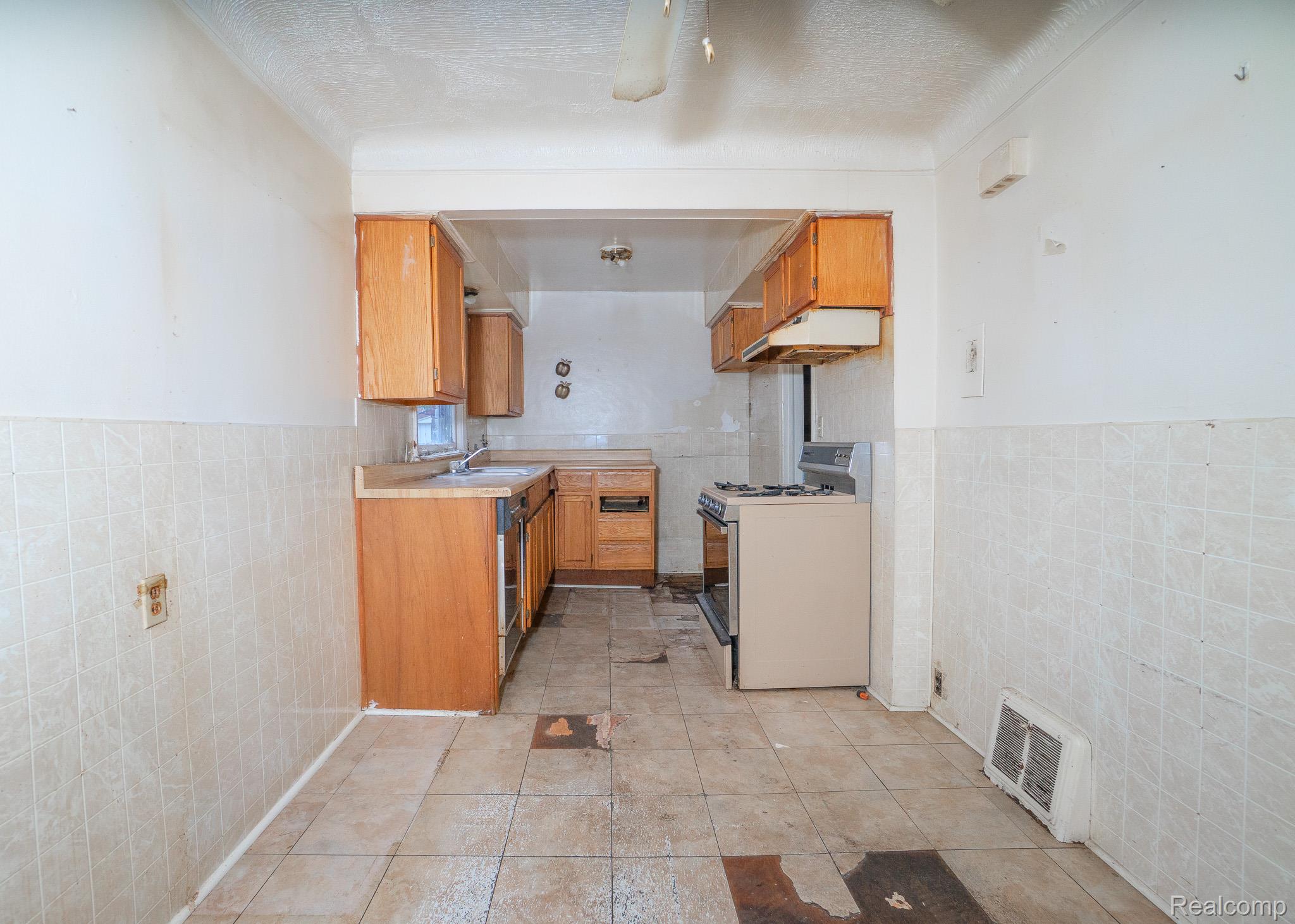 20161 YONKA Street