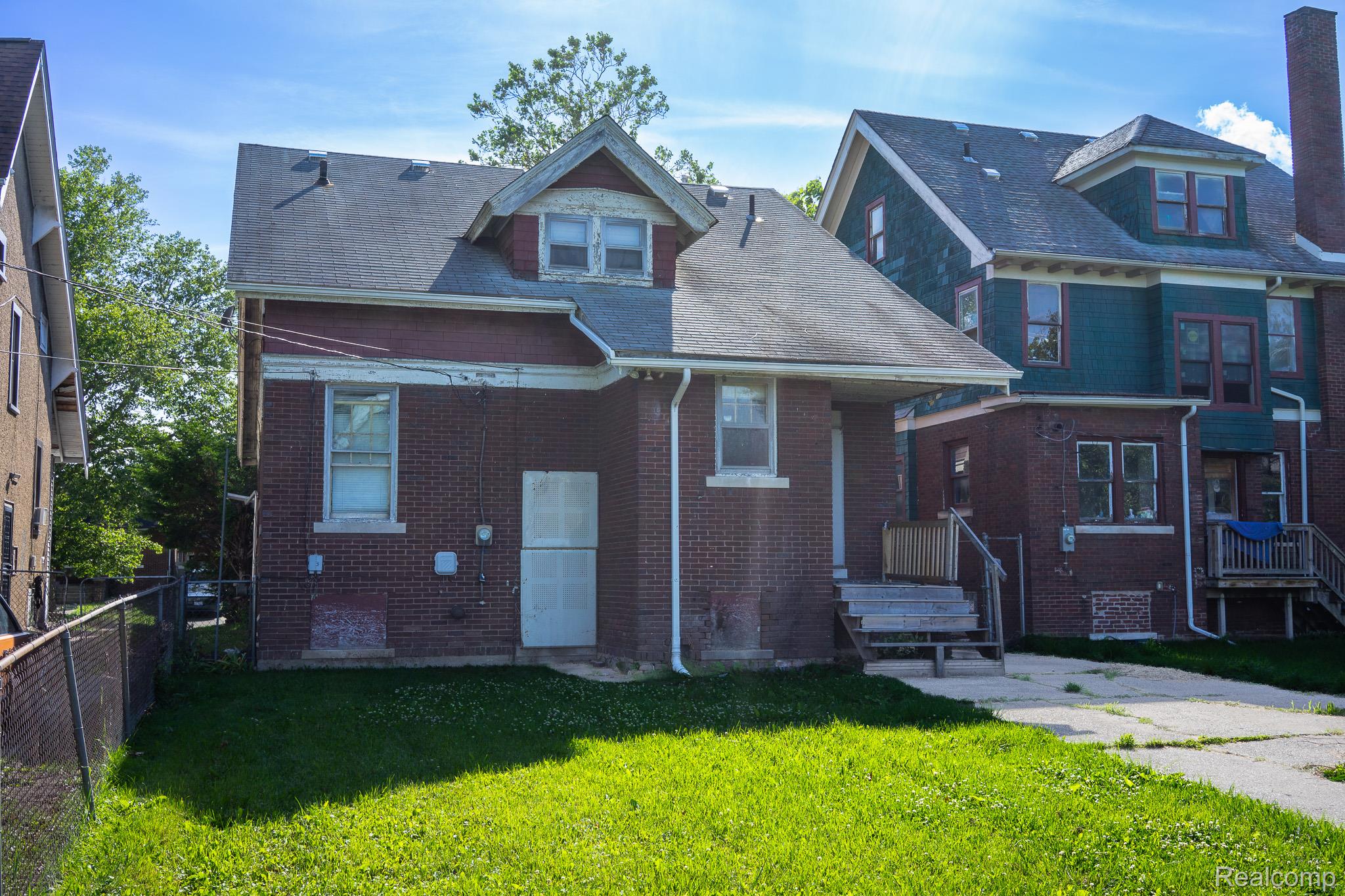 612 Lakewood Street