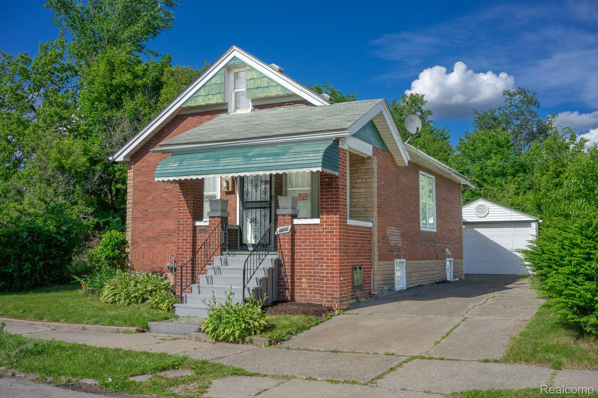 5672 Saint Clair Street