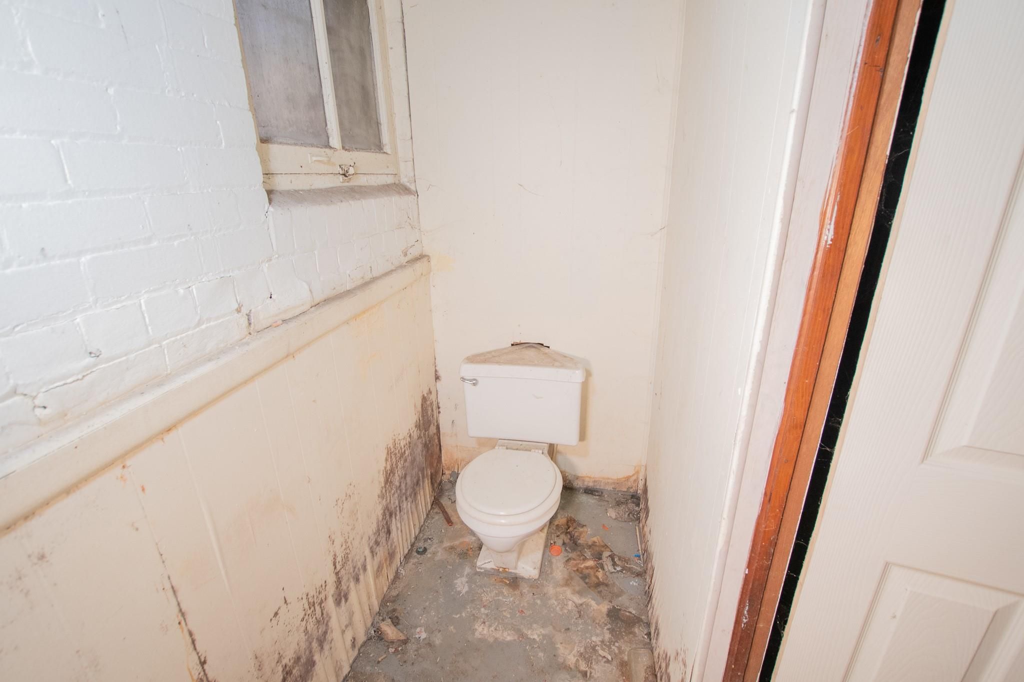 5250 BUCKINGHAM Avenue