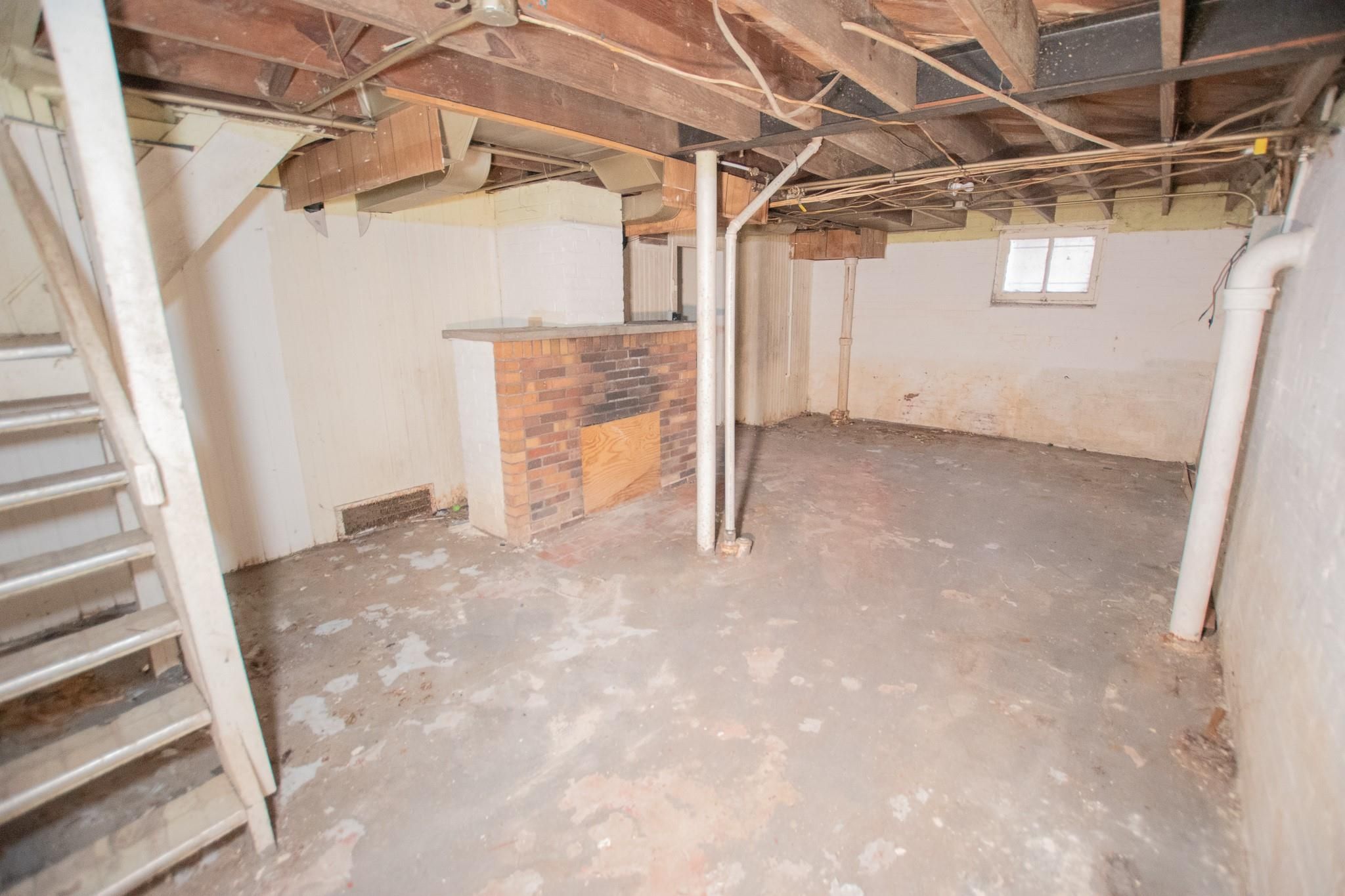 5250 BUCKINGHAM Avenue