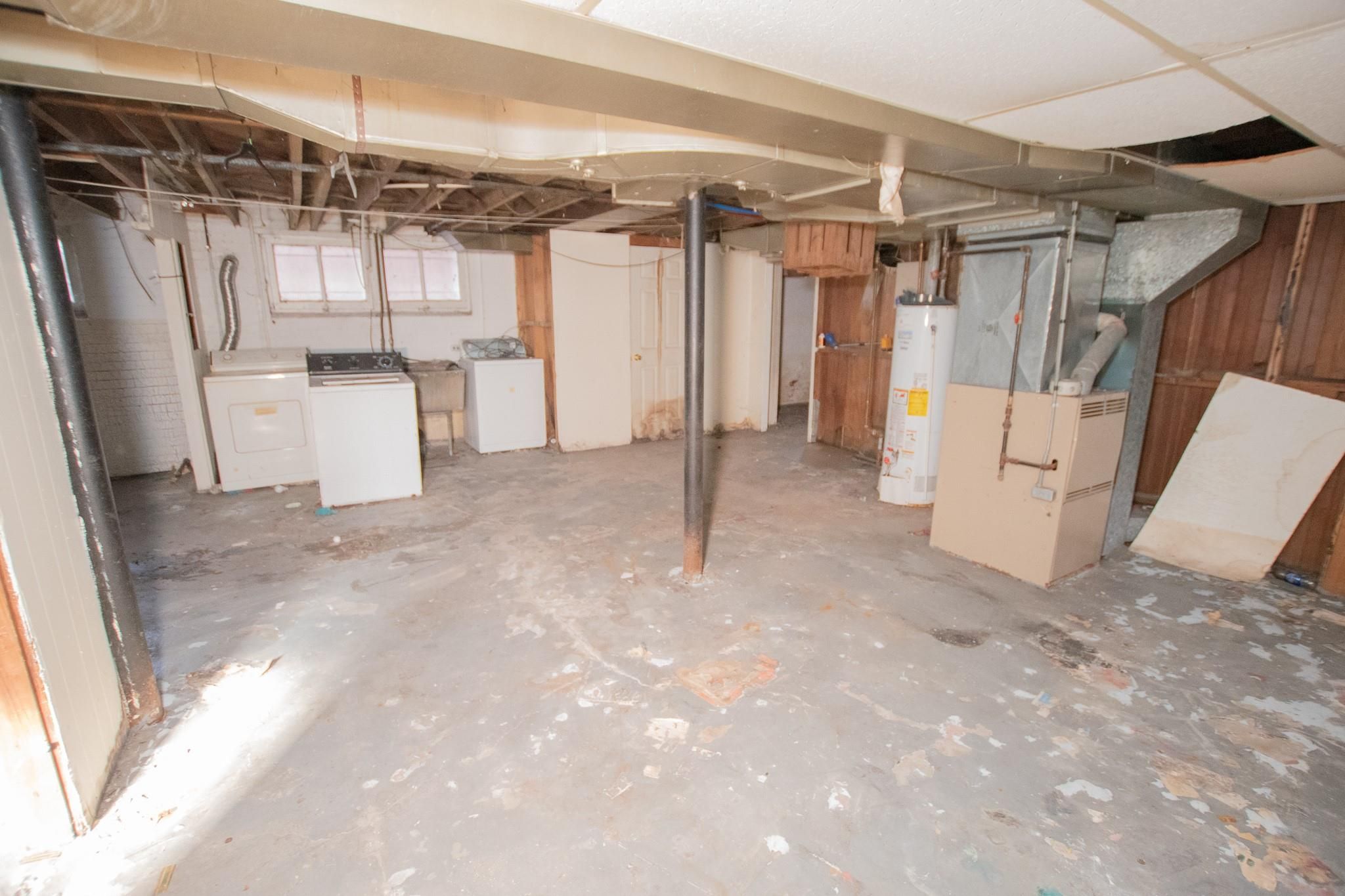 5250 BUCKINGHAM Avenue