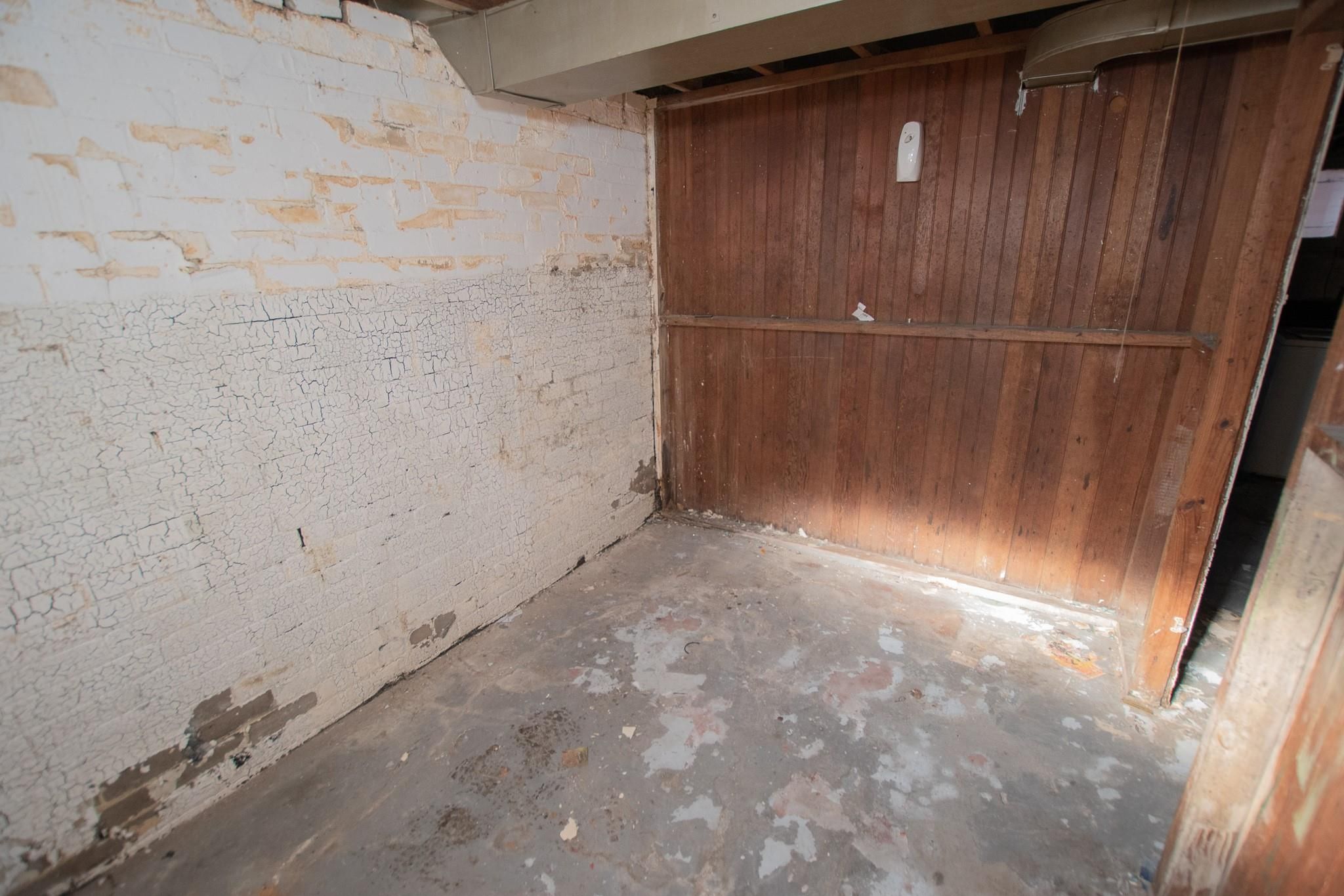 5250 BUCKINGHAM Avenue