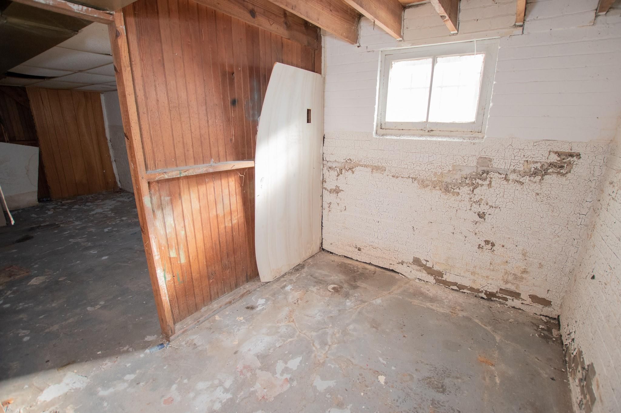 5250 BUCKINGHAM Avenue