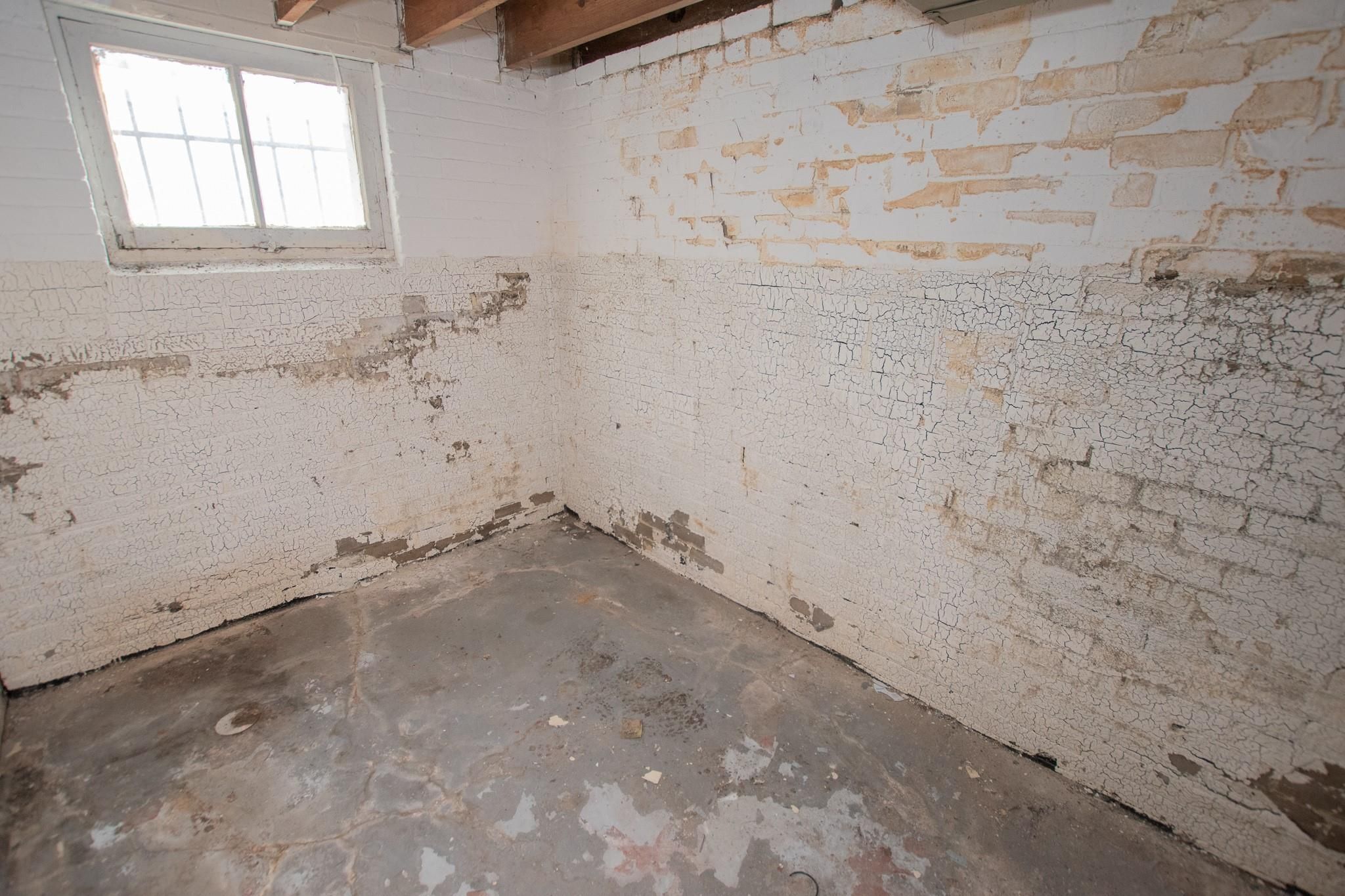 5250 BUCKINGHAM Avenue