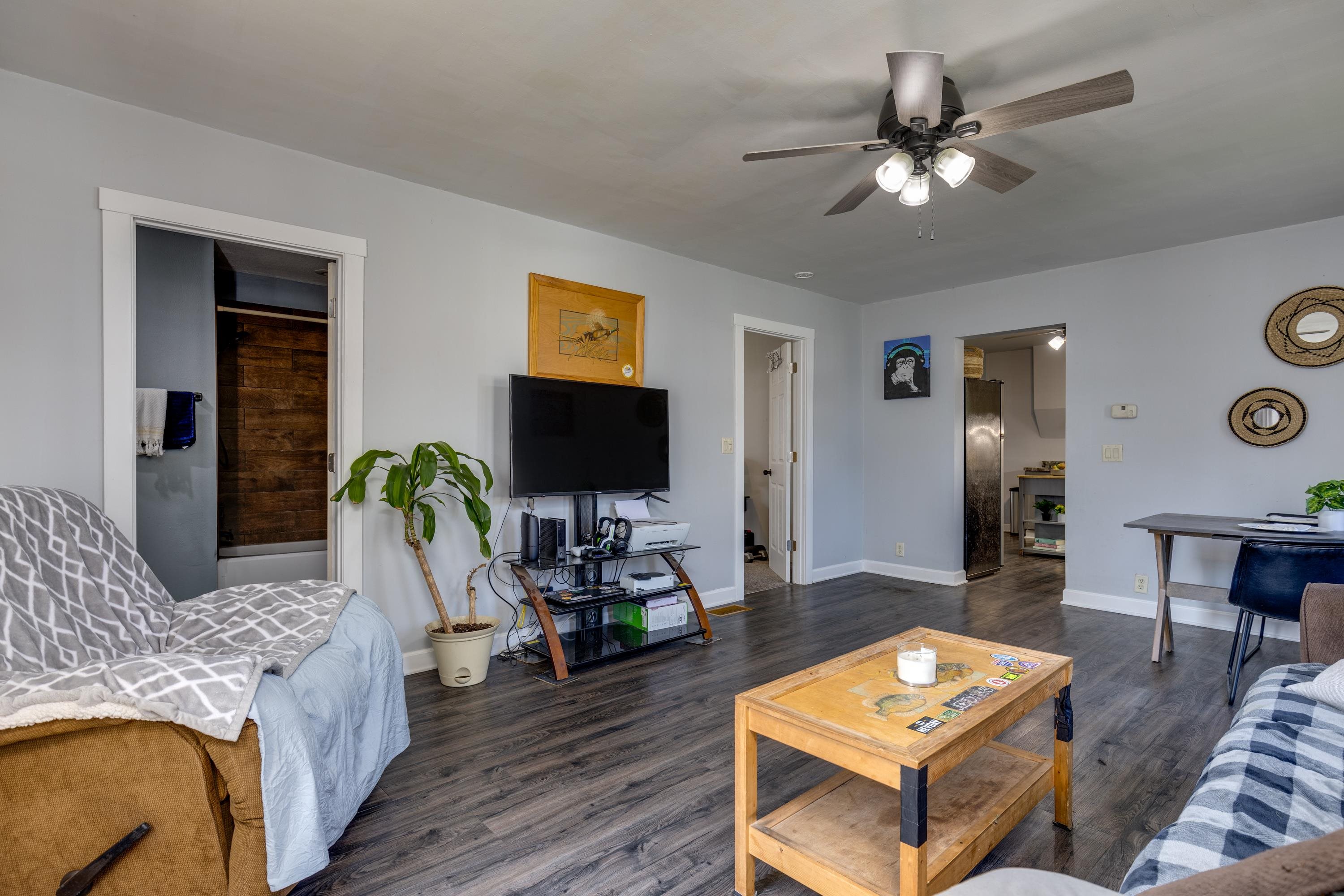 220 W Emmett Street