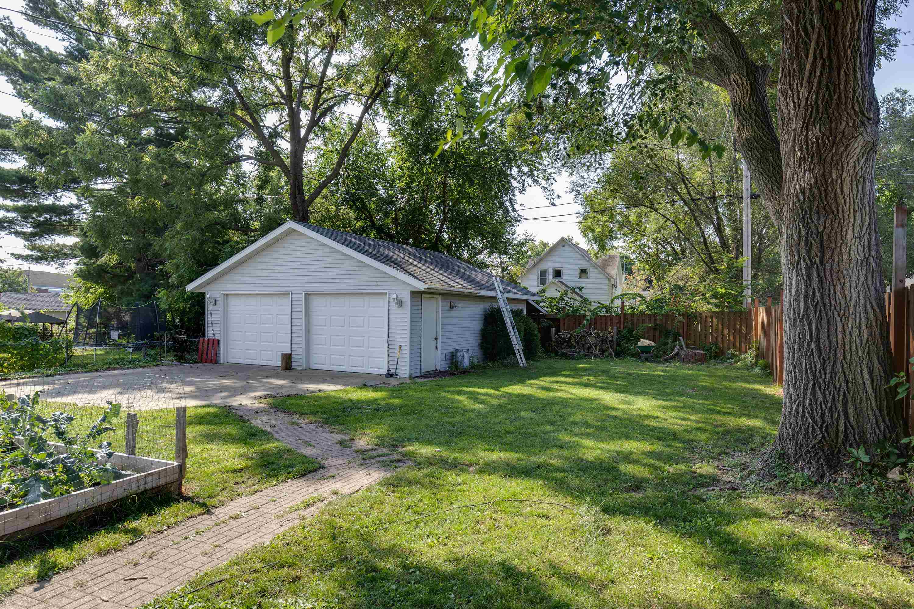 220 W Emmett Street