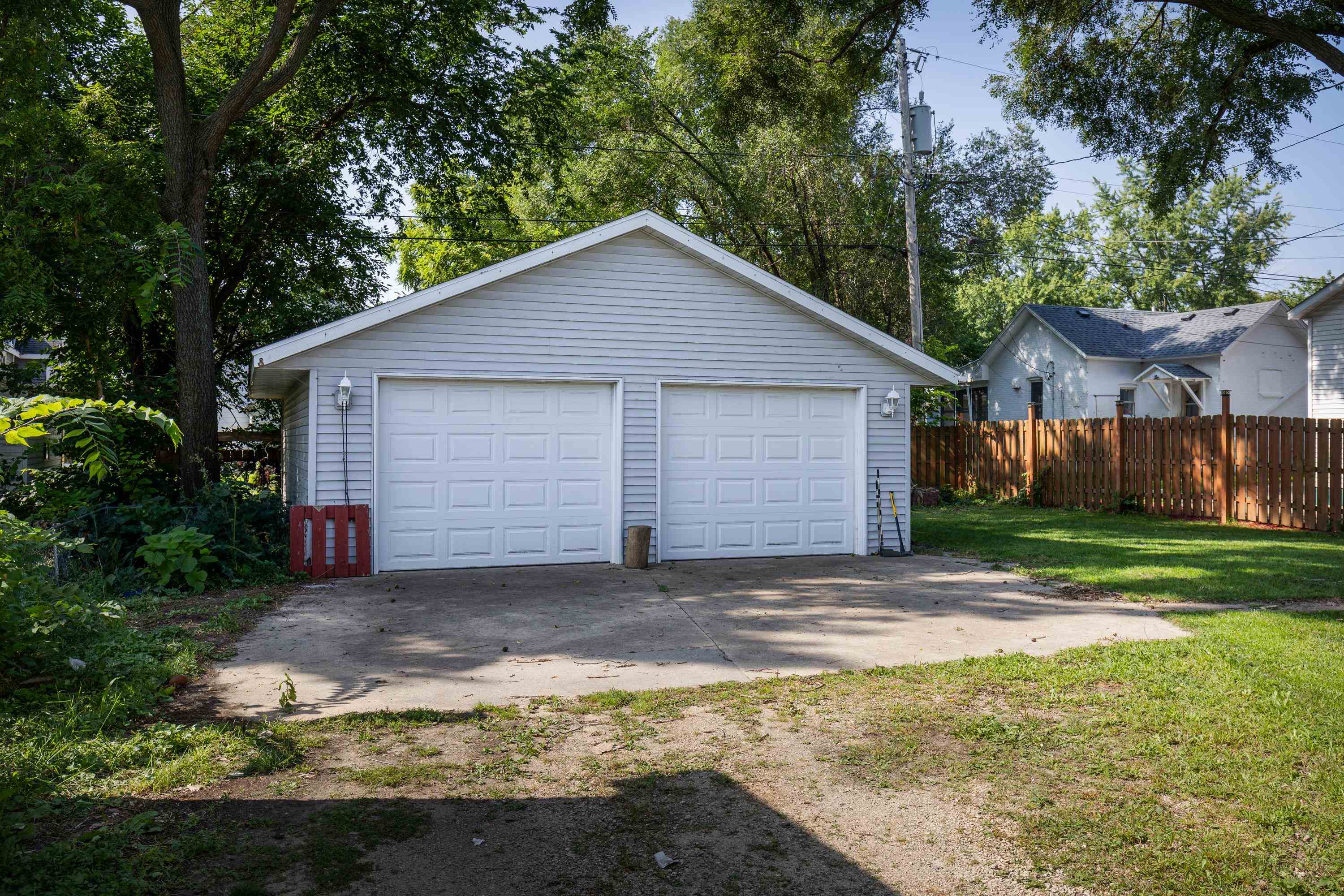 220 W Emmett Street