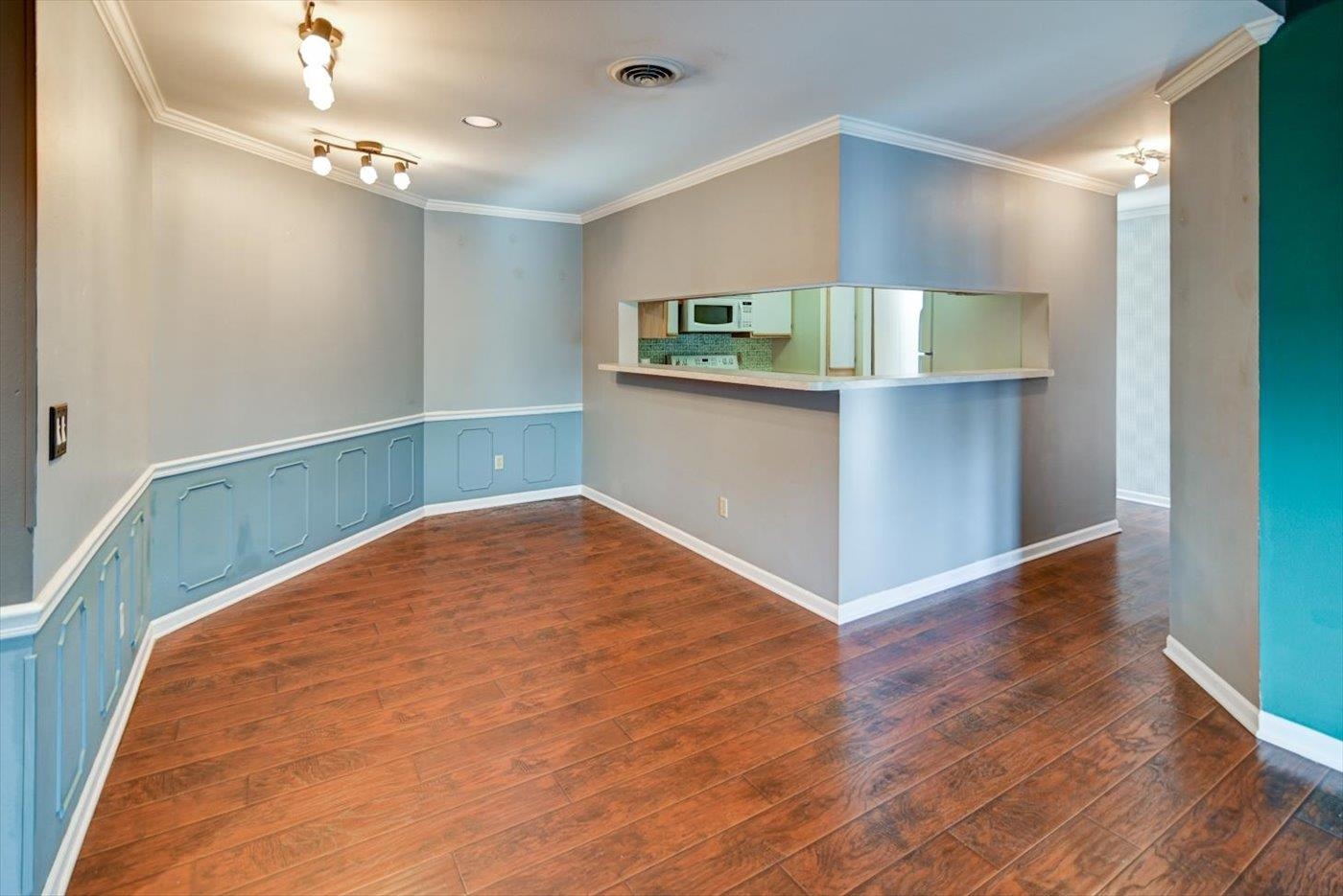 7205 Flagship Drive 6
