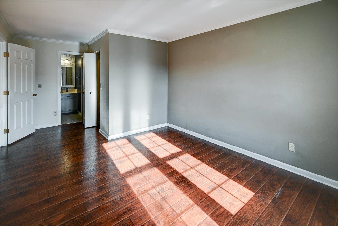 7205 Flagship Drive 6