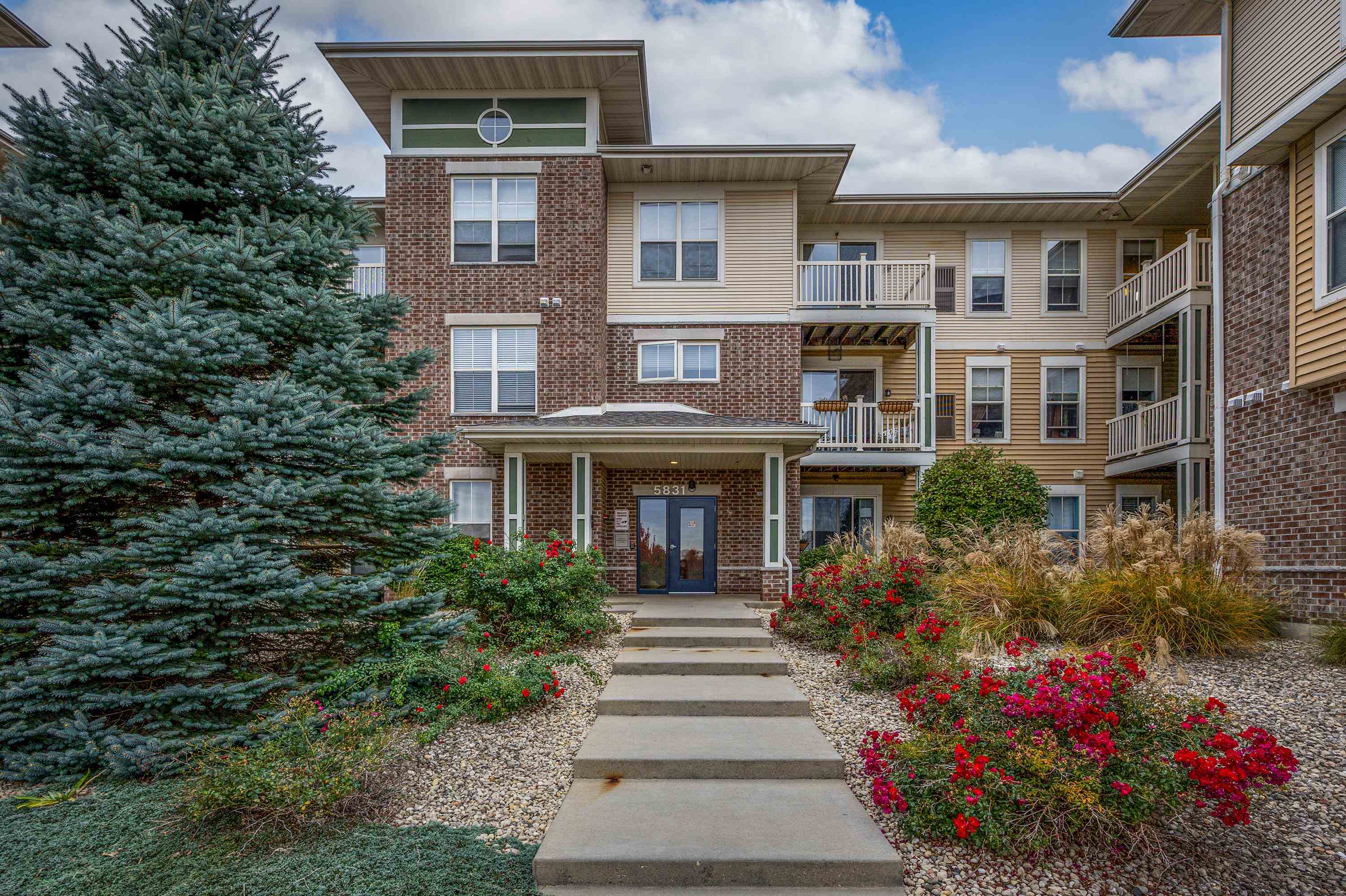 5831 Lupine Lane 322