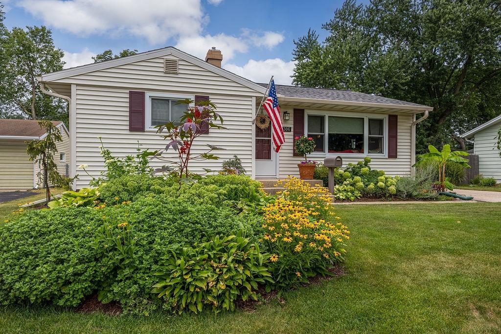 306 Garnet Lane