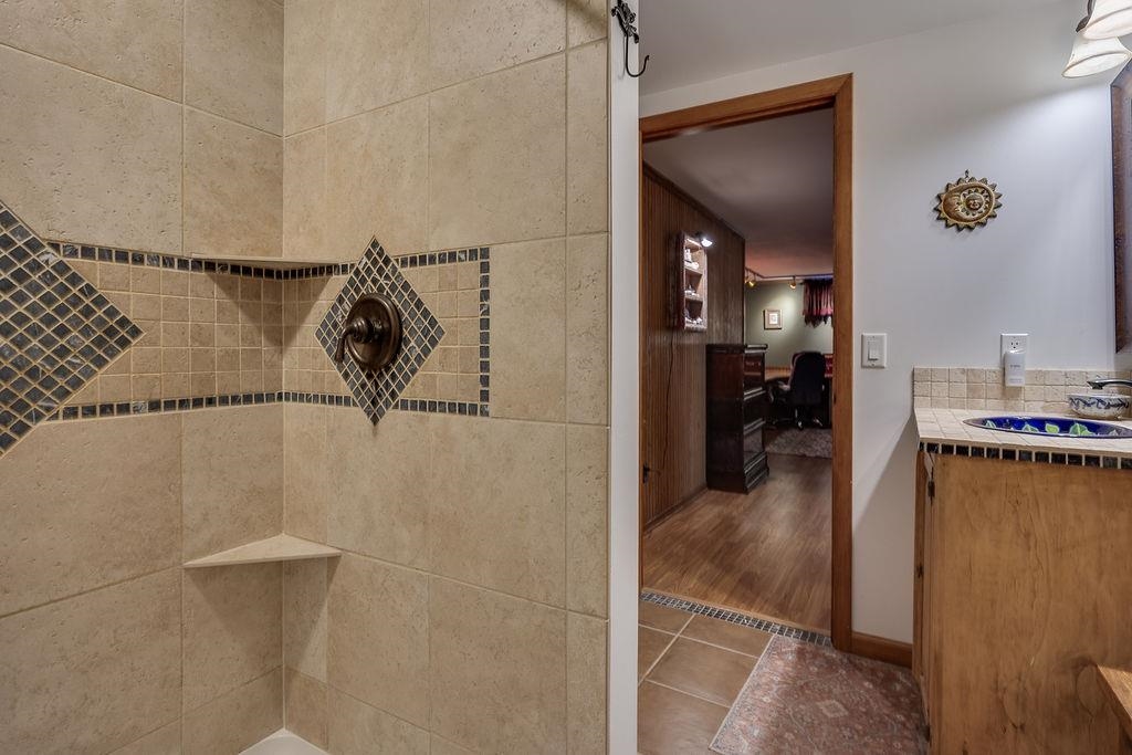 306 Garnet Lane