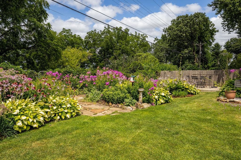 306 Garnet Lane
