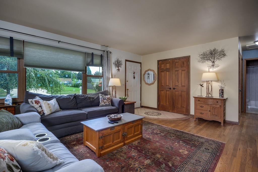 306 Garnet Lane