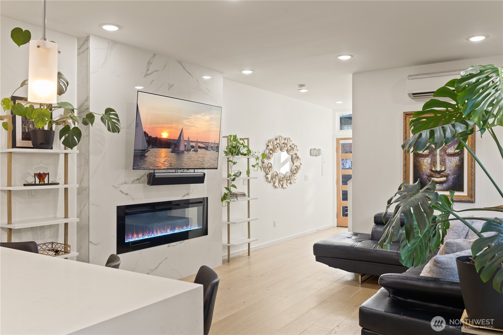 9242 A 17th Avenue SW