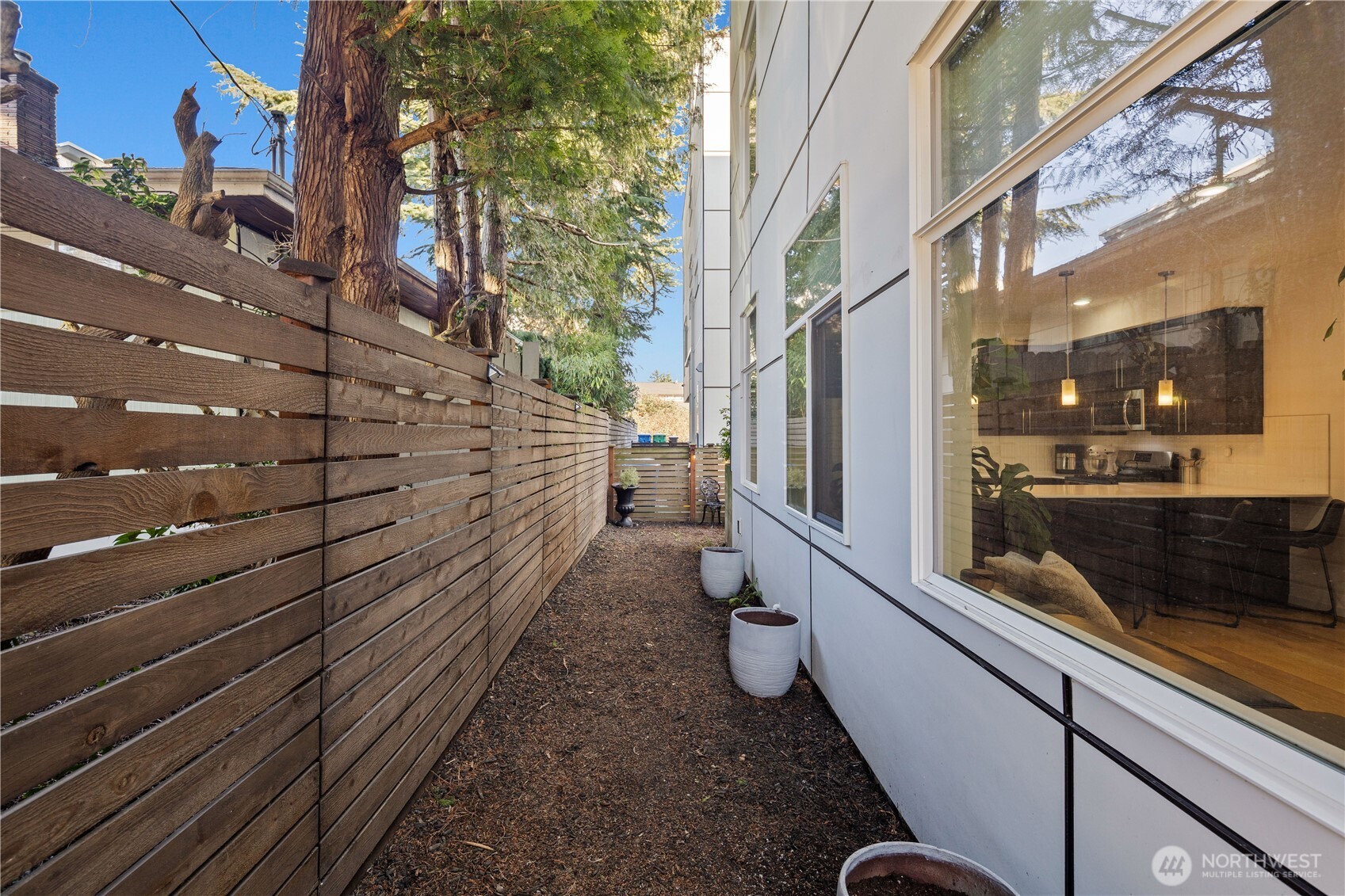 9242 A 17th Avenue SW