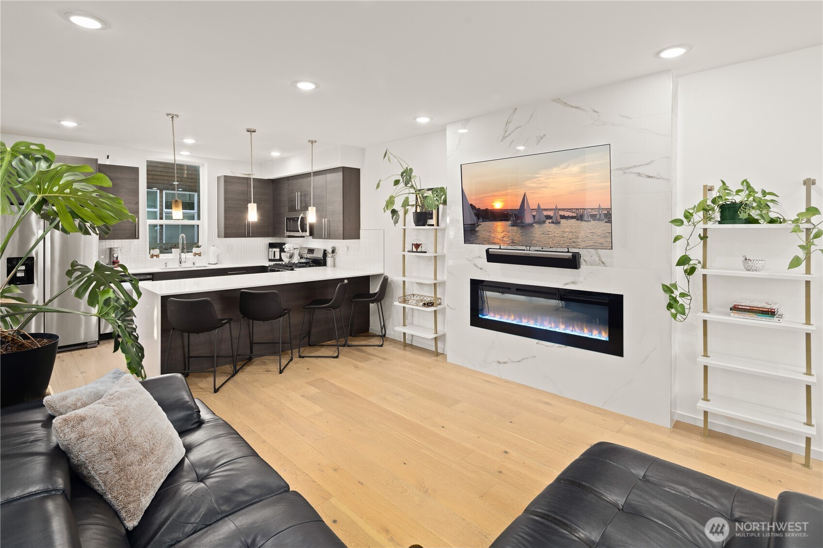 9242 A 17th Avenue SW