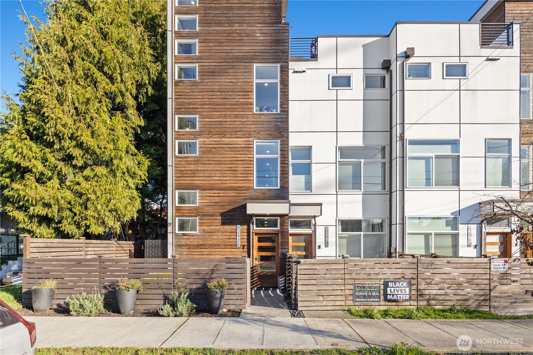 9242 A 17th Avenue SW