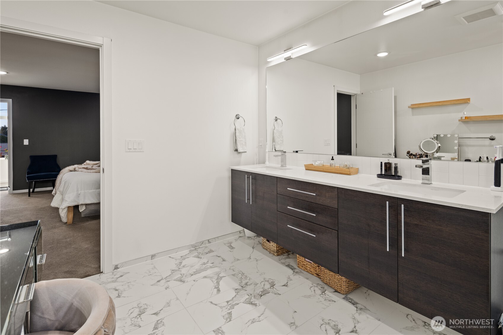 9242 A 17th Avenue SW