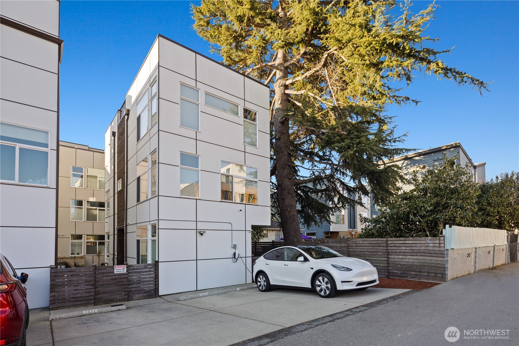 9242 A 17th Avenue SW