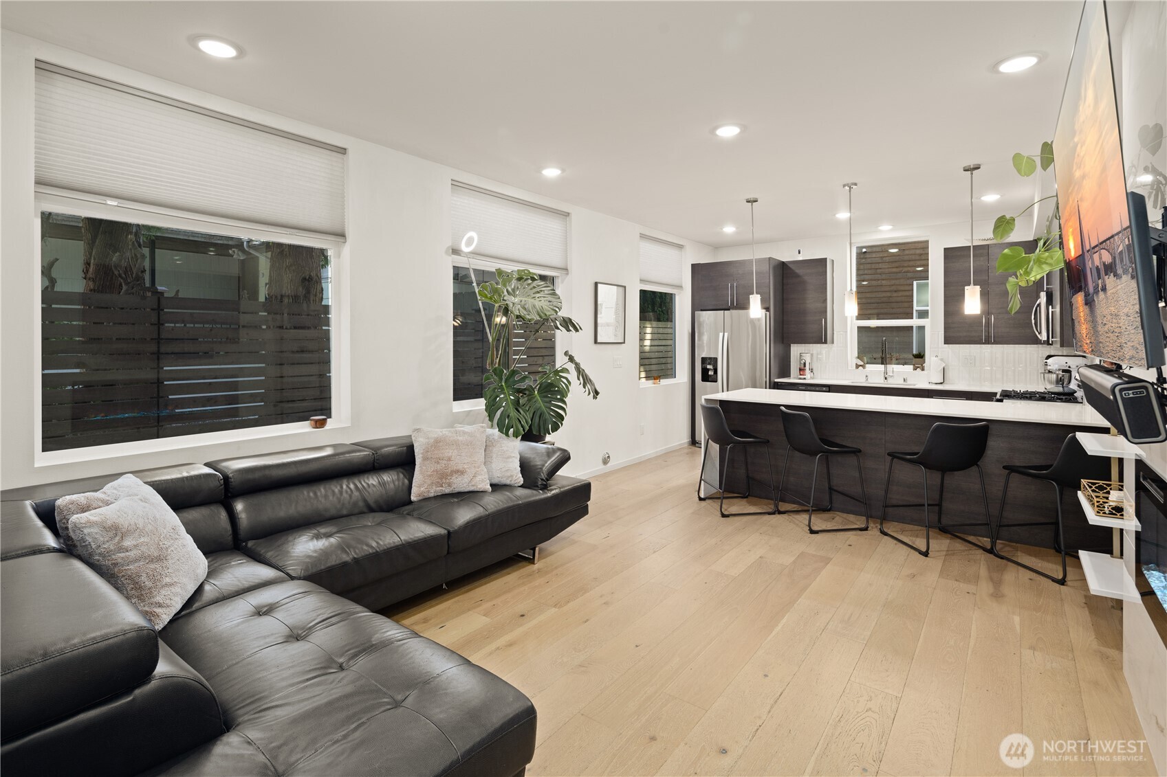 9242 A 17th Avenue SW