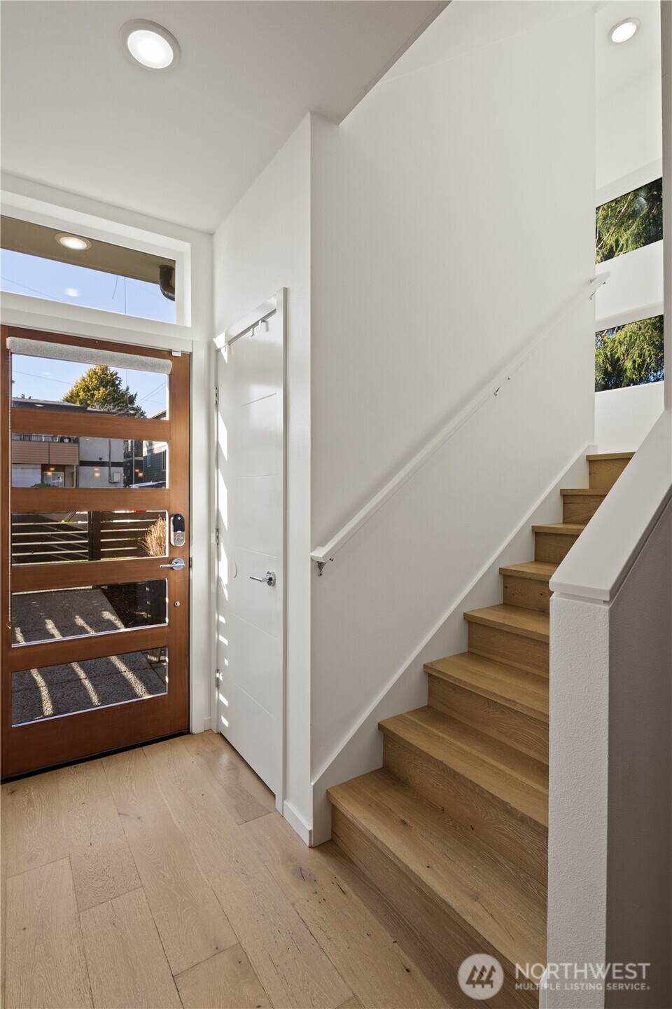 9242 A 17th Avenue SW